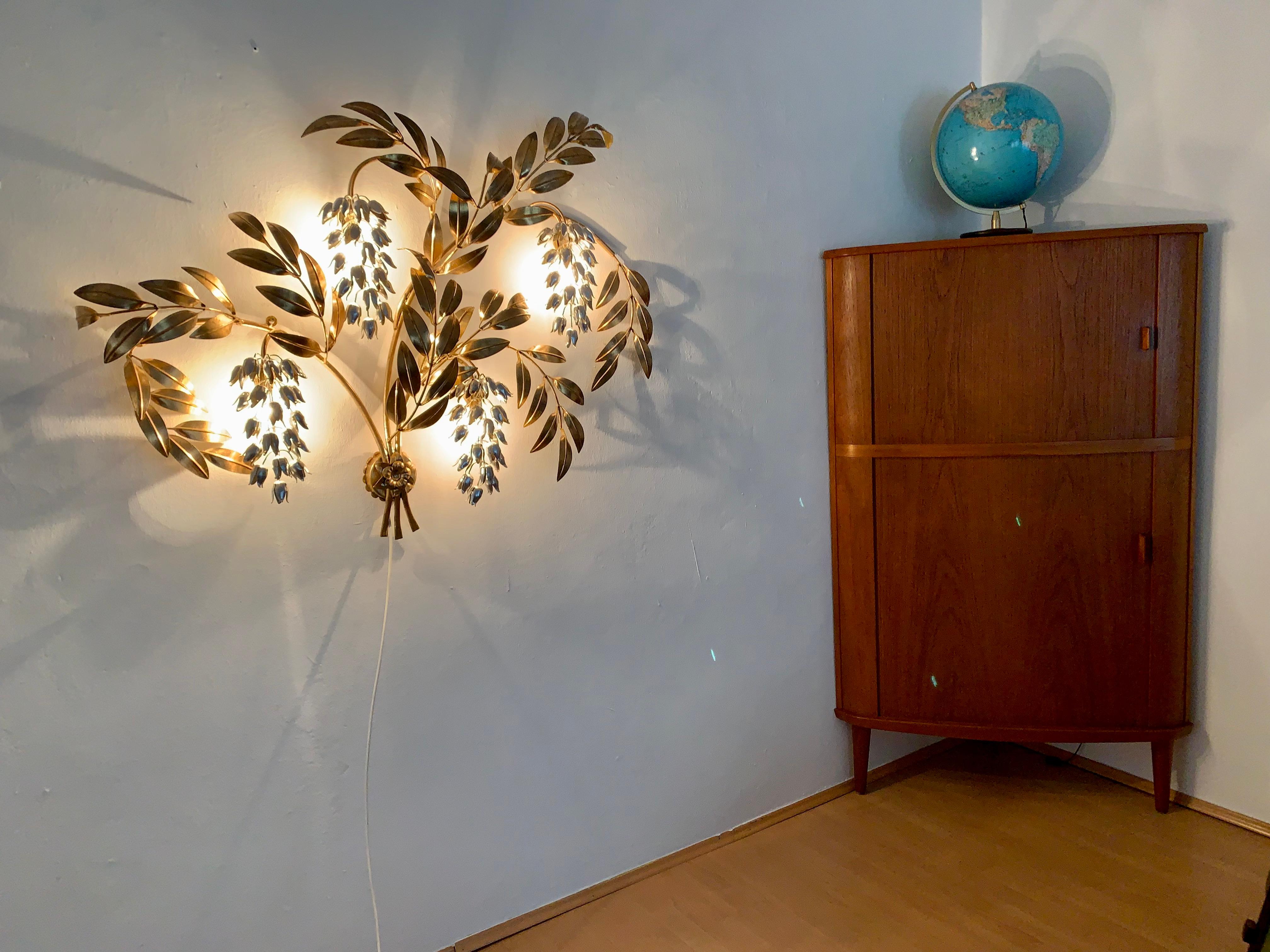 Large Hollywood Regency Palm Leaf Wall Lamp by Hans Kögl For Sale 5