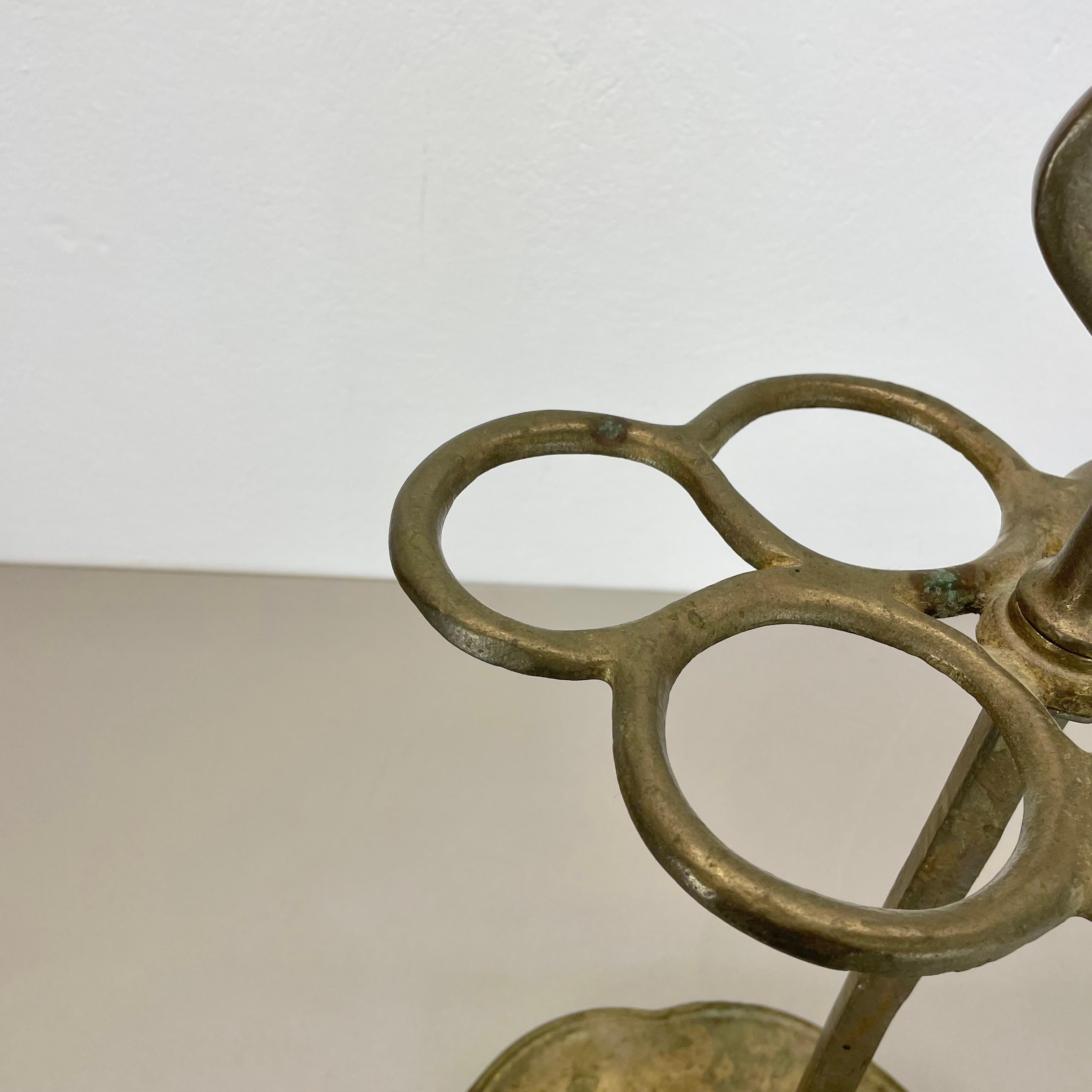 Großer Hollywood Regency Massiver Brutalistischer Umbrella Stand aus Messing, Italien, 1970er Jahre im Angebot 5