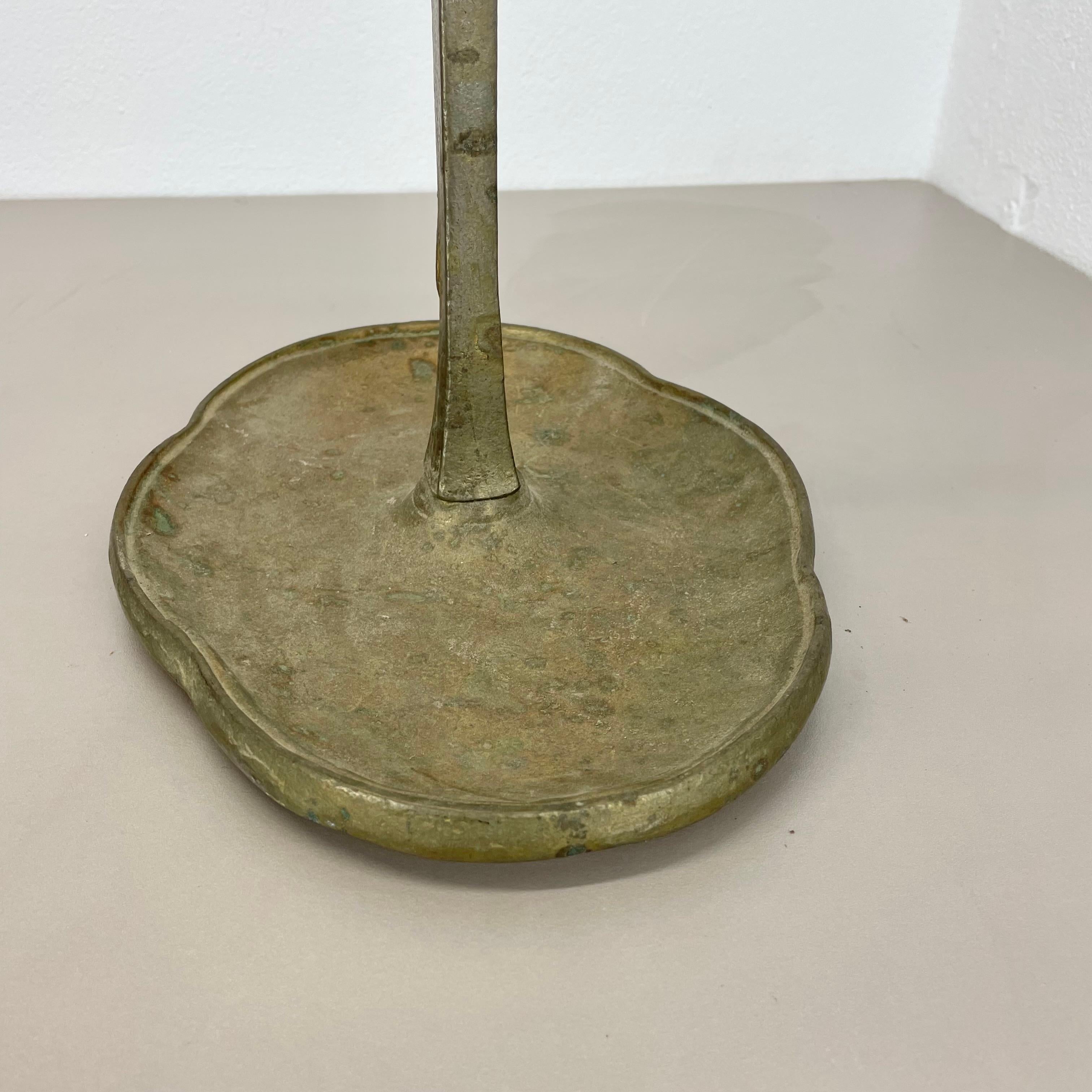 Großer Hollywood Regency Massiver Brutalistischer Umbrella Stand aus Messing, Italien, 1970er Jahre im Angebot 11