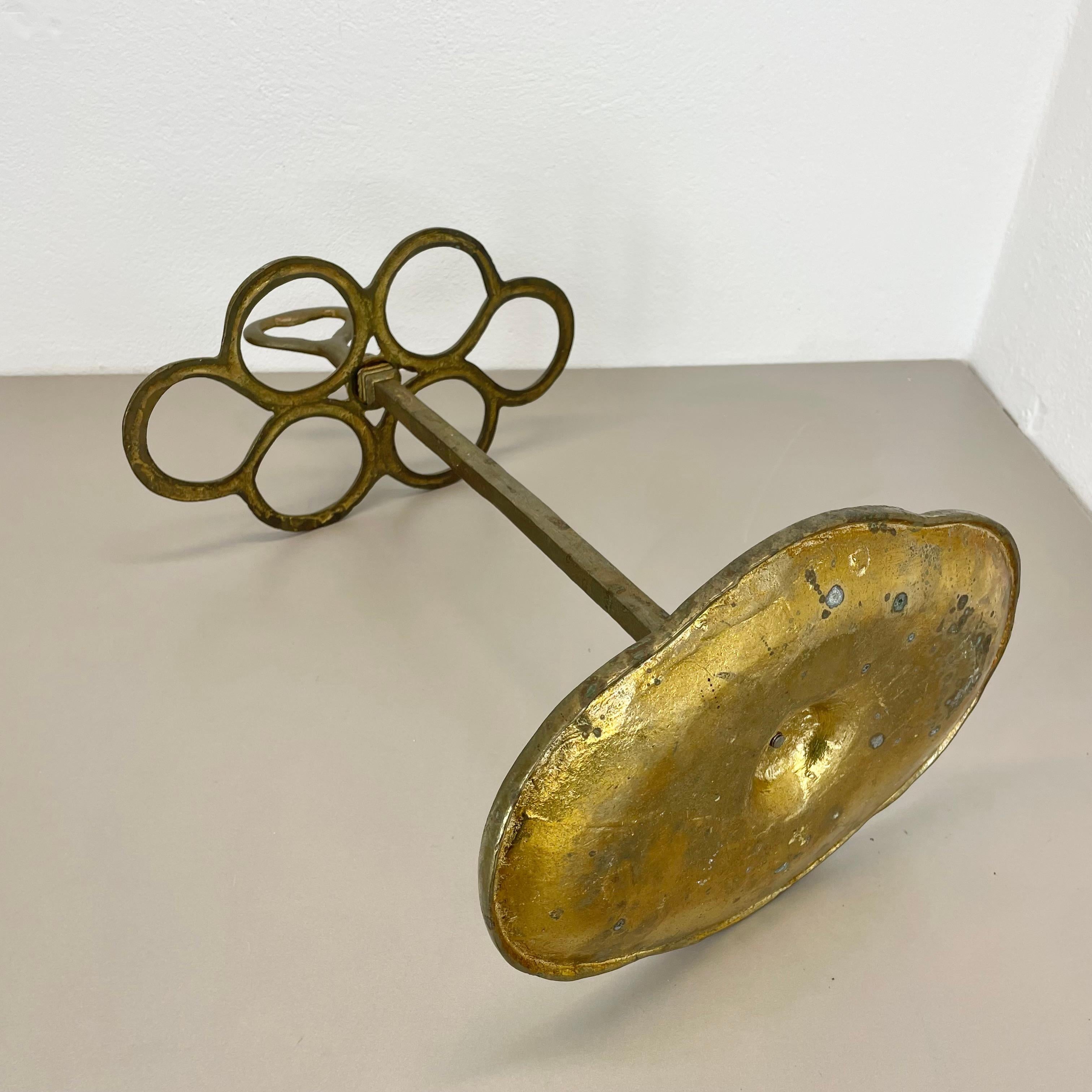 Großer Hollywood Regency Massiver Brutalistischer Umbrella Stand aus Messing, Italien, 1970er Jahre im Angebot 13