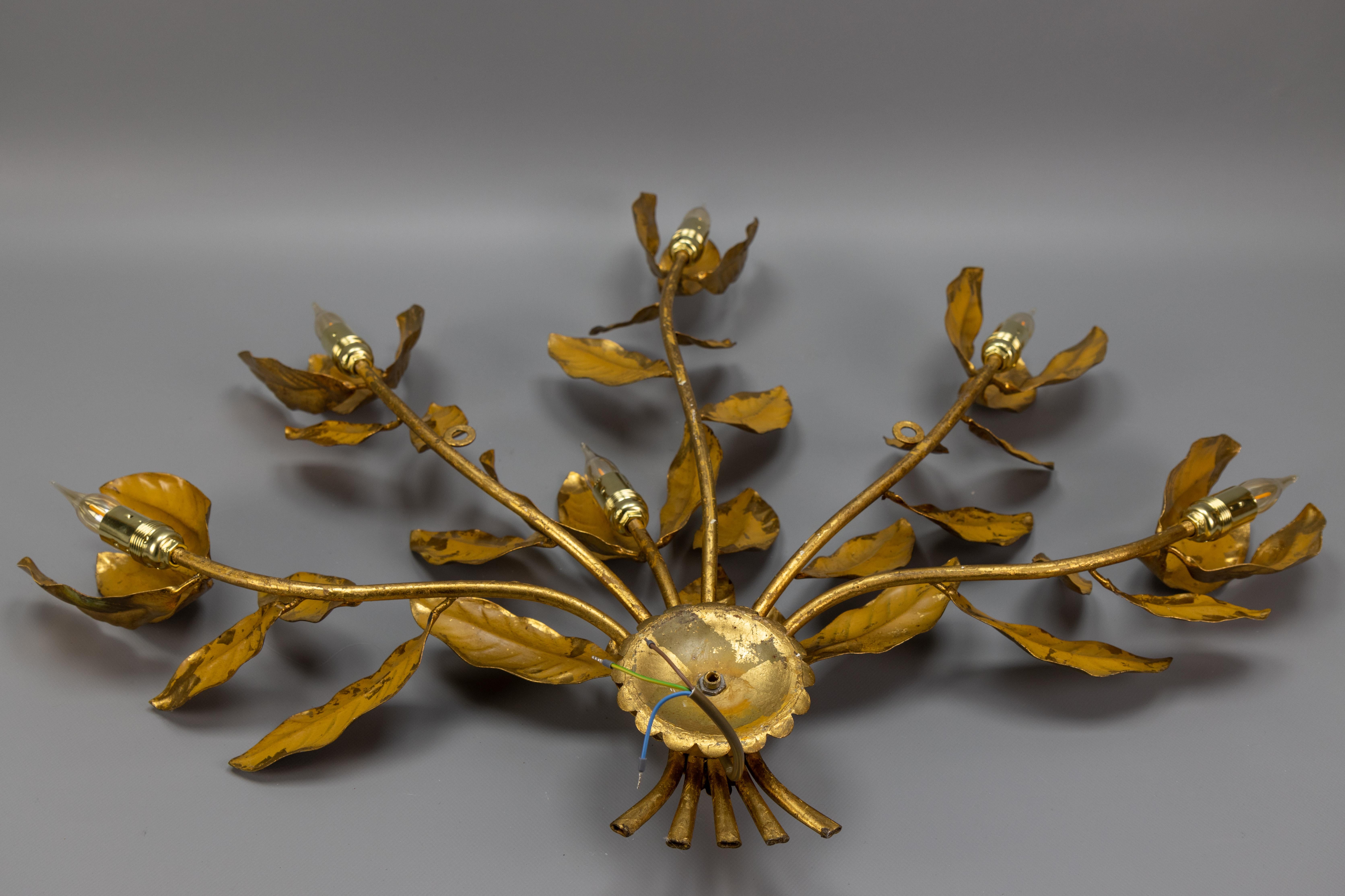 Grande applique a sei luci in stile Hollywood Regency di Hans Kögl in metallo dorato, anni '70 ca. in vendita 12