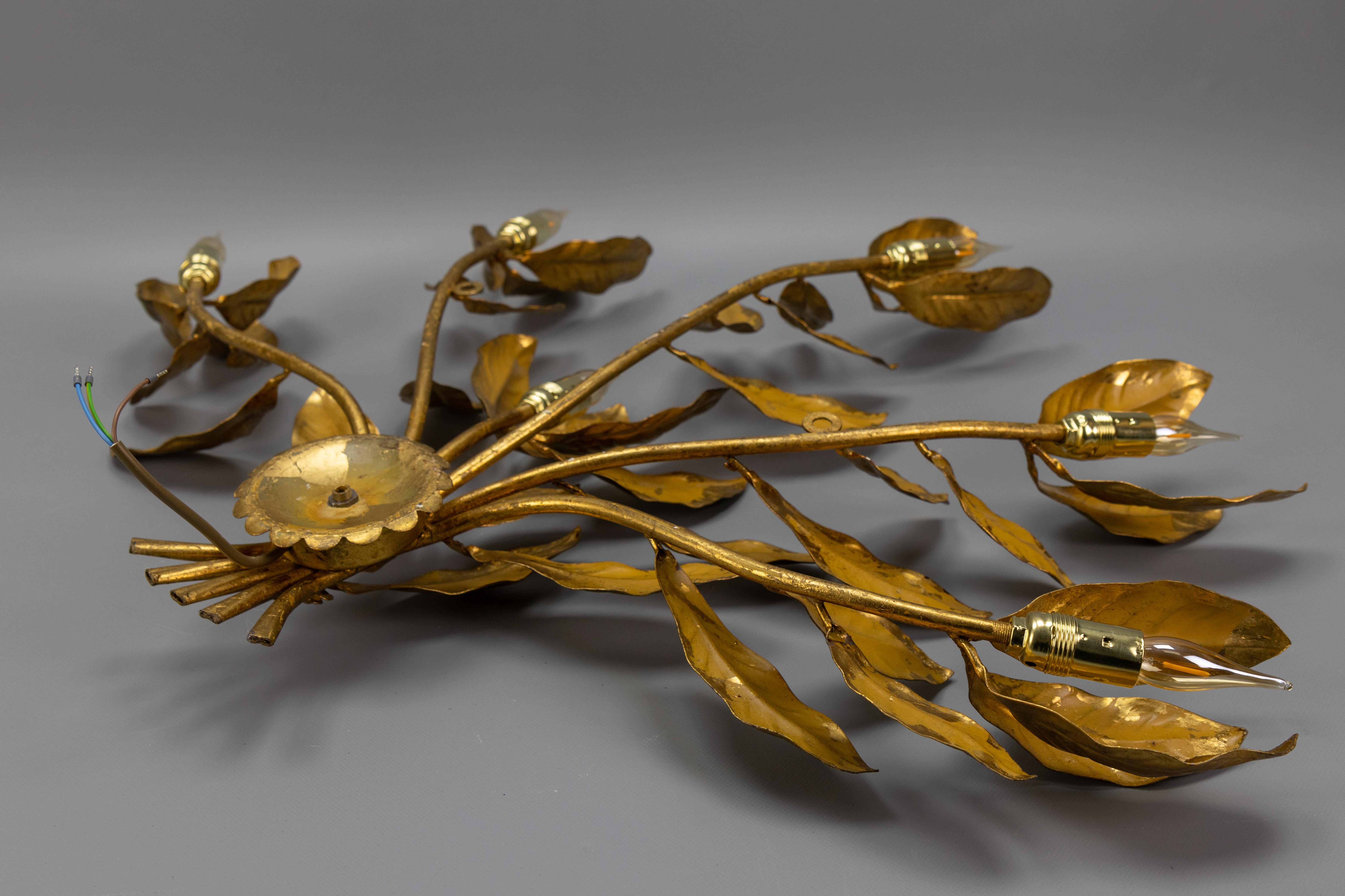 Grande applique a sei luci in stile Hollywood Regency di Hans Kögl in metallo dorato, anni '70 ca. in vendita 13