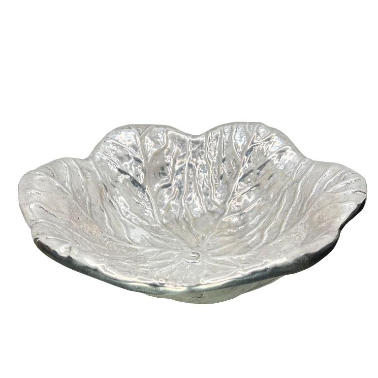 Gran cuenco de peltre plateado con forma de hoja de col de la época de la Regencia de Hollywood de Golan siglo XX en venta