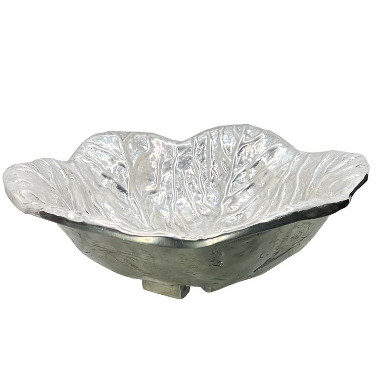 Gran cuenco de peltre plateado con forma de hoja de col de la época de la Regencia de Hollywood de Golan en venta 3