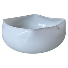 Grand bol de service en verre blanc Holmegaard par Peter Svarrer, Danemark