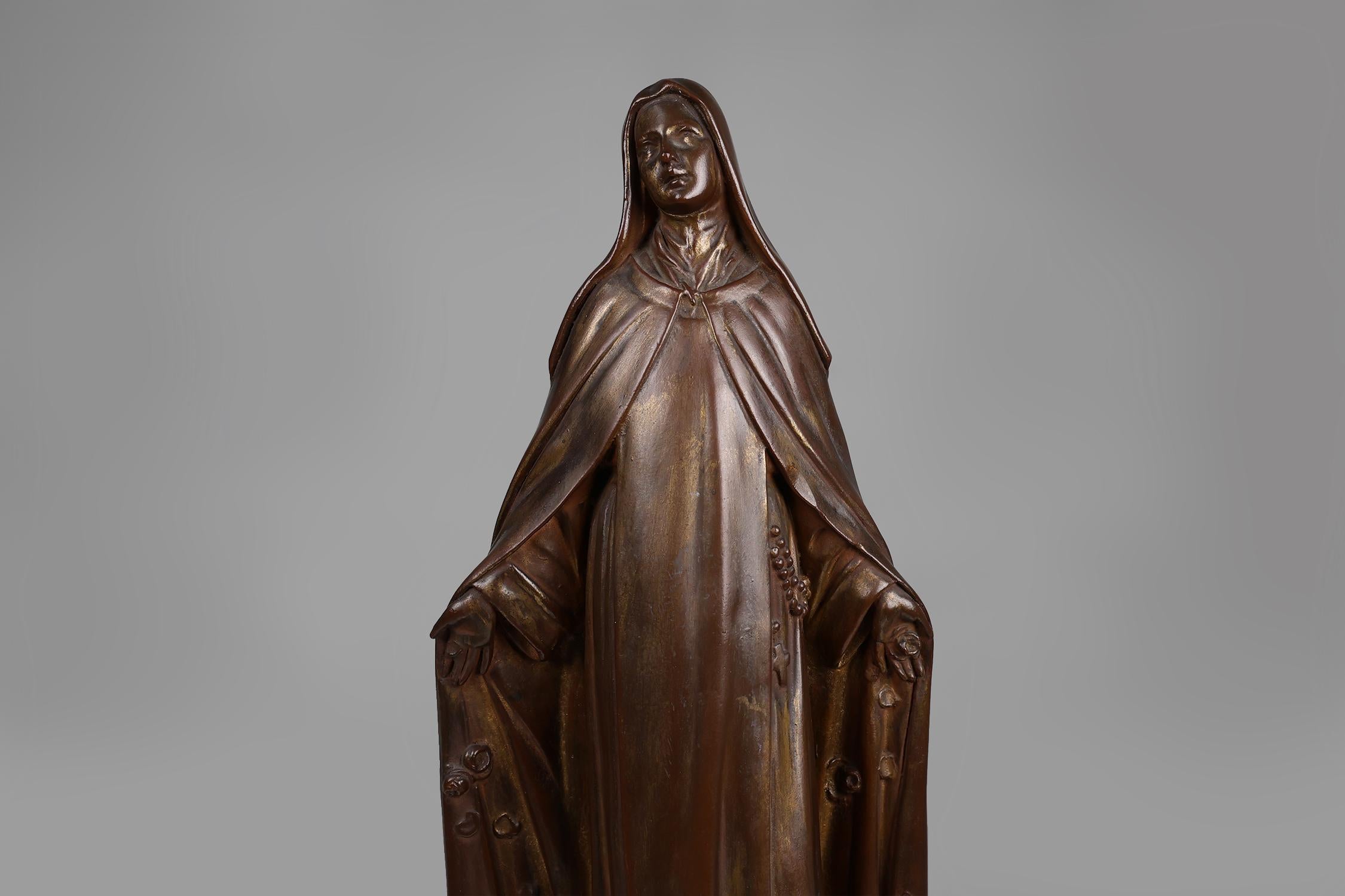 Gran estatua de Santa María en yeso pintado en bronce, Bélgica Años 30 en Bueno estado para la venta en Meulebeke, BE
