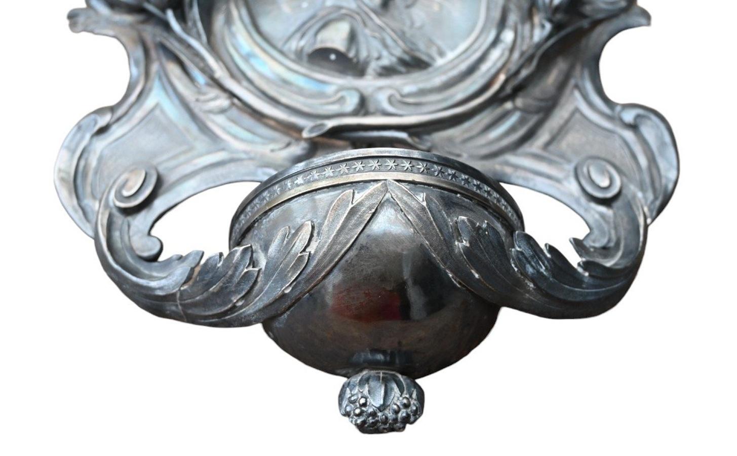 Large Holy waterfont In Sterling Silver, 19th century For Sale 1