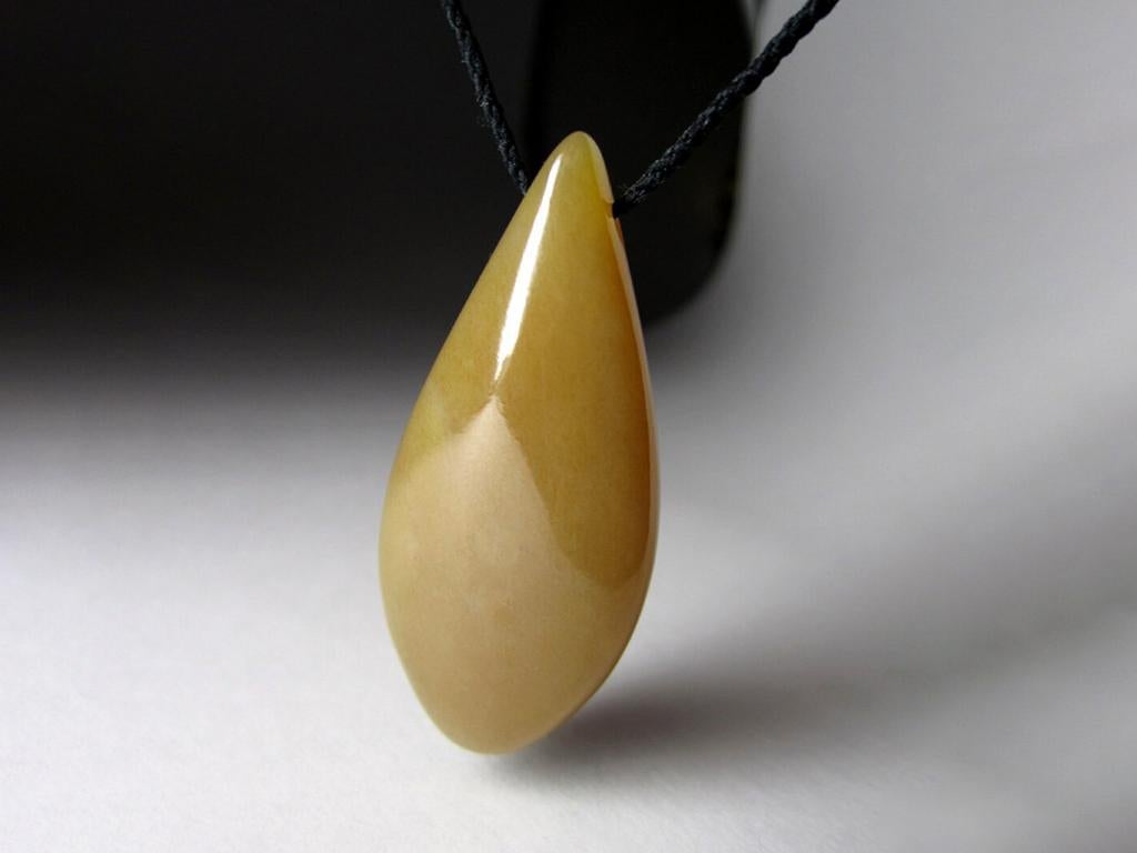 Artisan Large Honey Jade Pendant Opaque Drop Gift Mens Nephrite Yellow Flower Natural For Sale