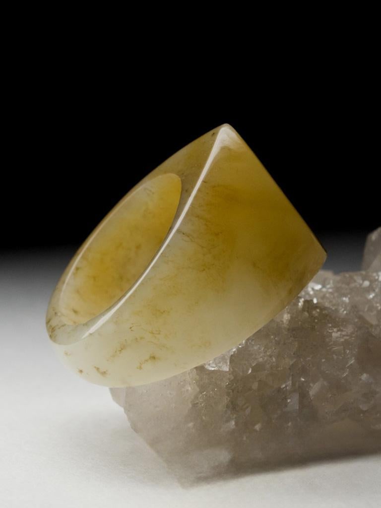 Anillo macizo grande de jade miel tallado a mano Rara piedra preciosa amarilla regalo estilo lotr en venta 1