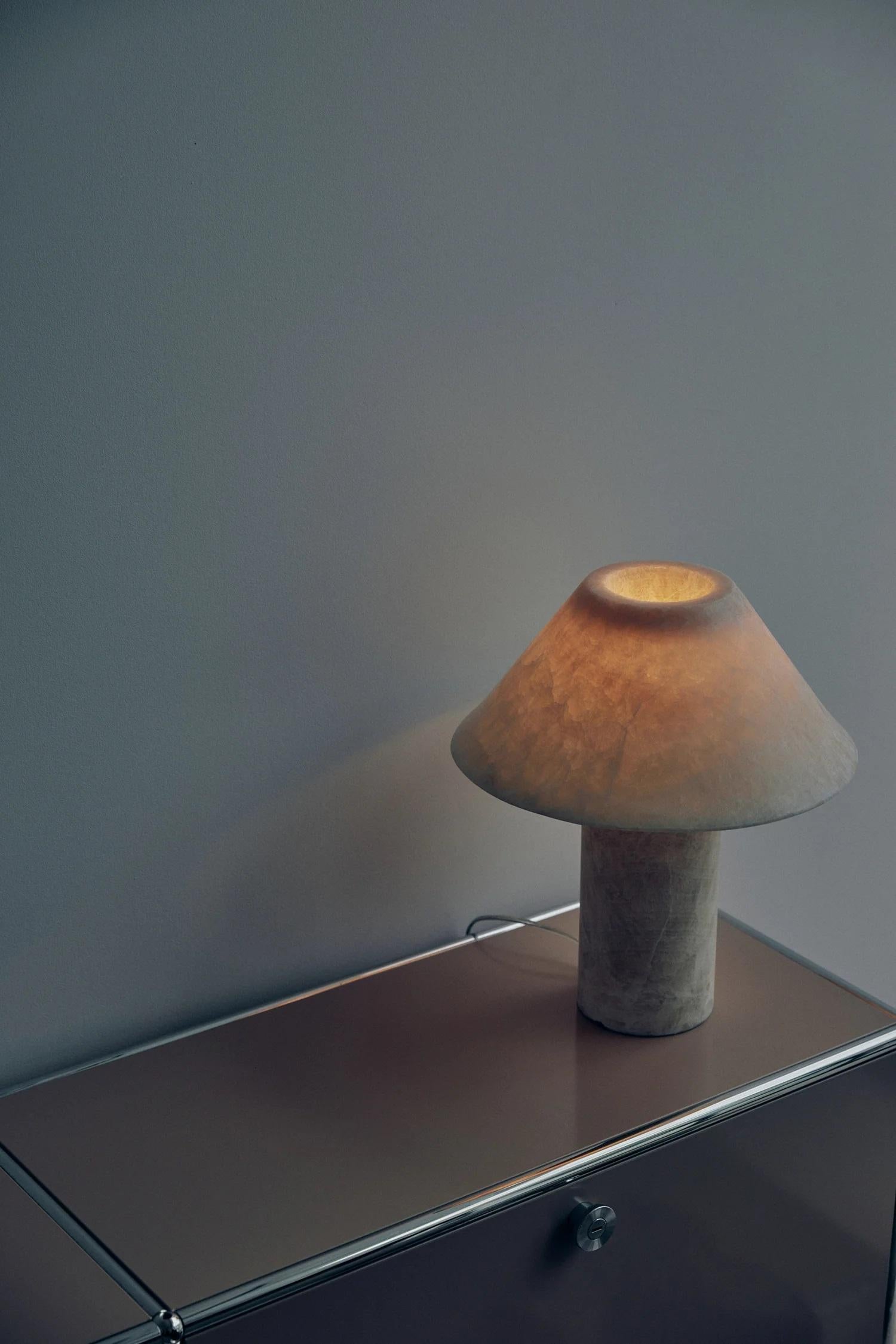 Contemporary Large Honey Onyx Pillar Lamp by Henry Wilson In New Condition For Sale In Geneve, CH