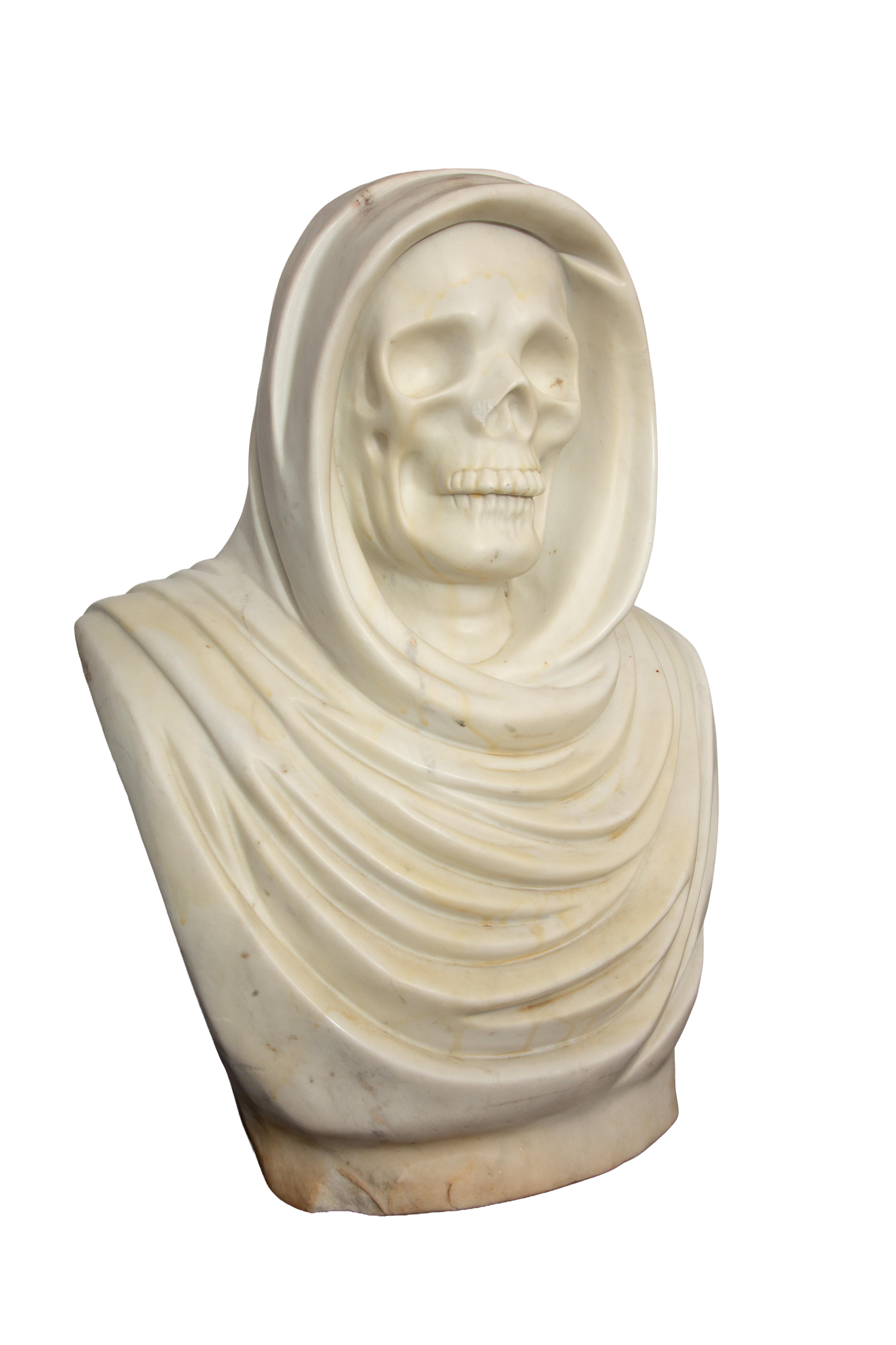 Marmo di Carrara Grande busto in marmo Memento Mori con cappuccio 22,5
