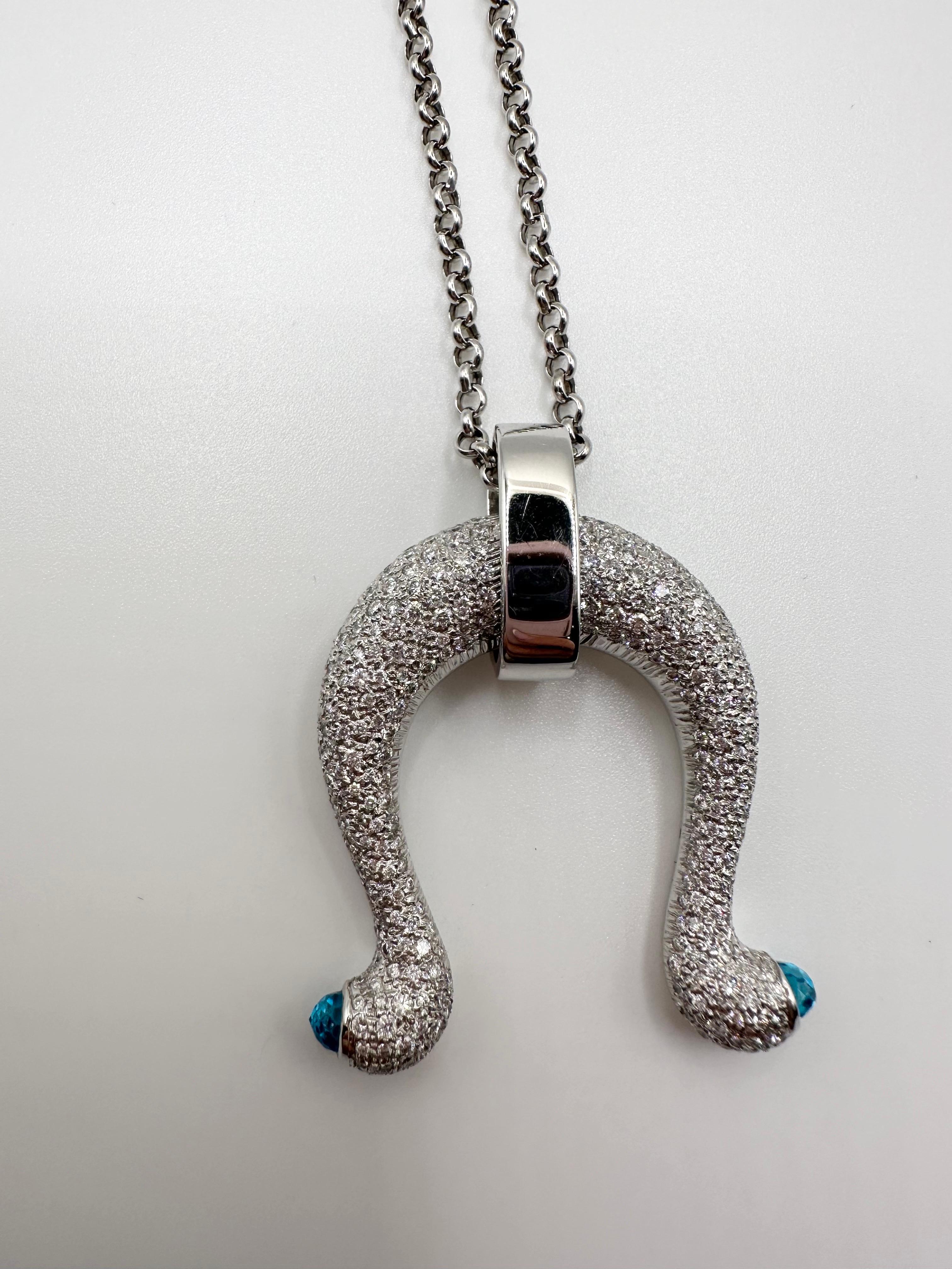 Collana con ciondolo a ferro di cavallo in oro 18KT pesante In condizioni Nuovo in vendita a Boca Raton, FL