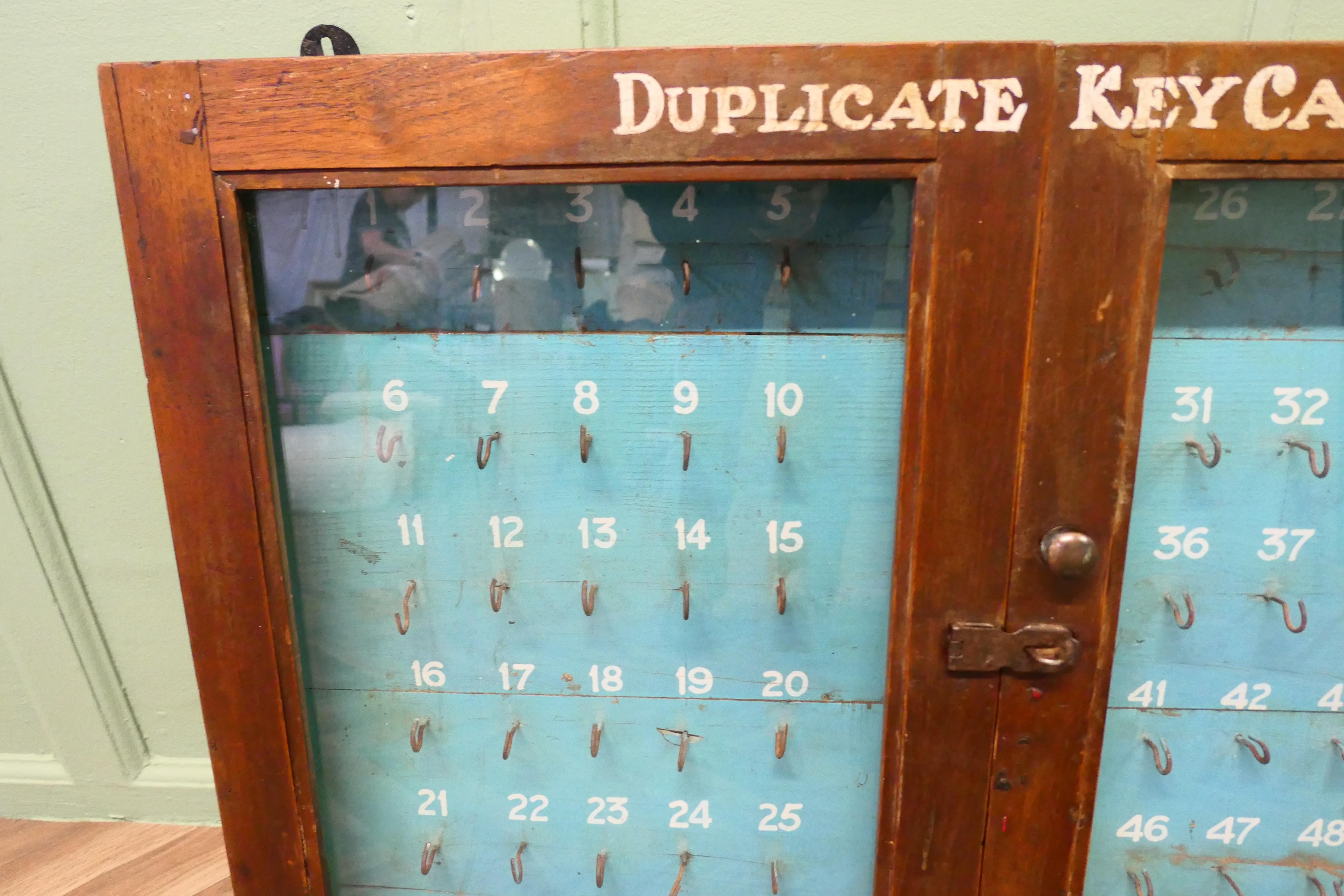 Large Hotel 50 Bedroom Wall Hanging Key Cupboard In Good Condition For Sale In Godshill, Isle of Wight