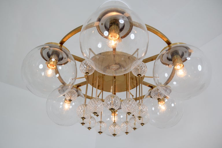  Large Hotel Chandelier in Brass and Hand Blown Glass, Europe, 1970s In Good Condition For Sale In Almelo, NL