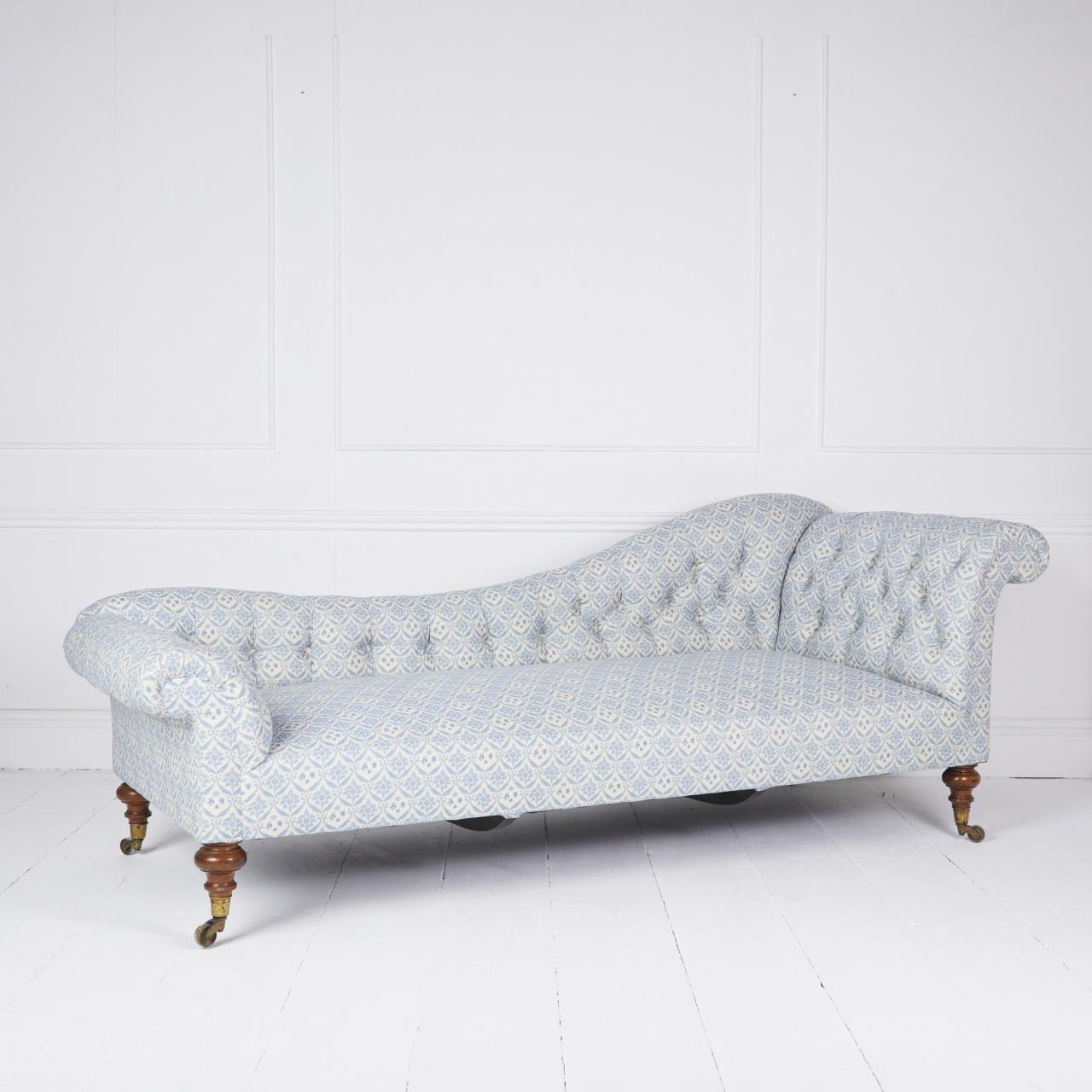 Gran sofá chaise longue Howard and Sons Nogal en venta