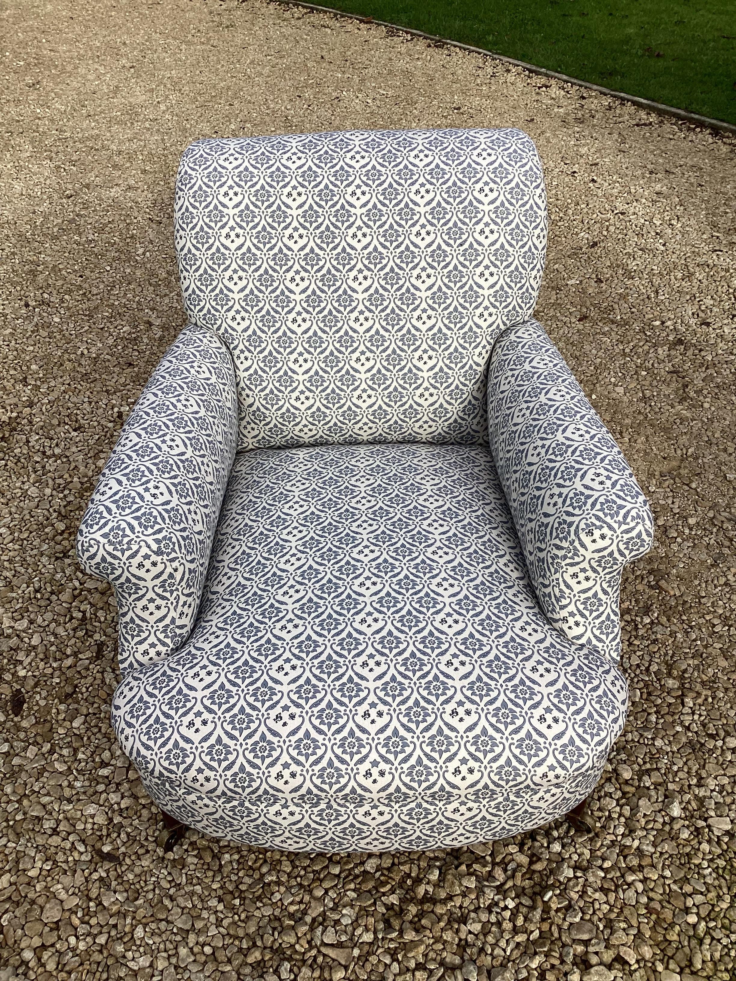 Victorian Large Howard & Sons Club Armchair For Sale