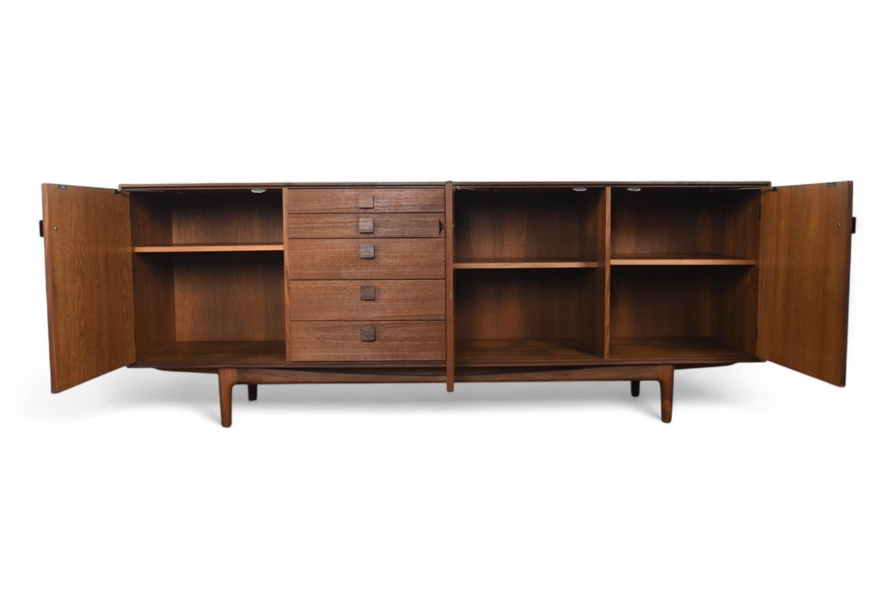 Mid-Century moderno Credenza grande Ib Kofod-Larsen 