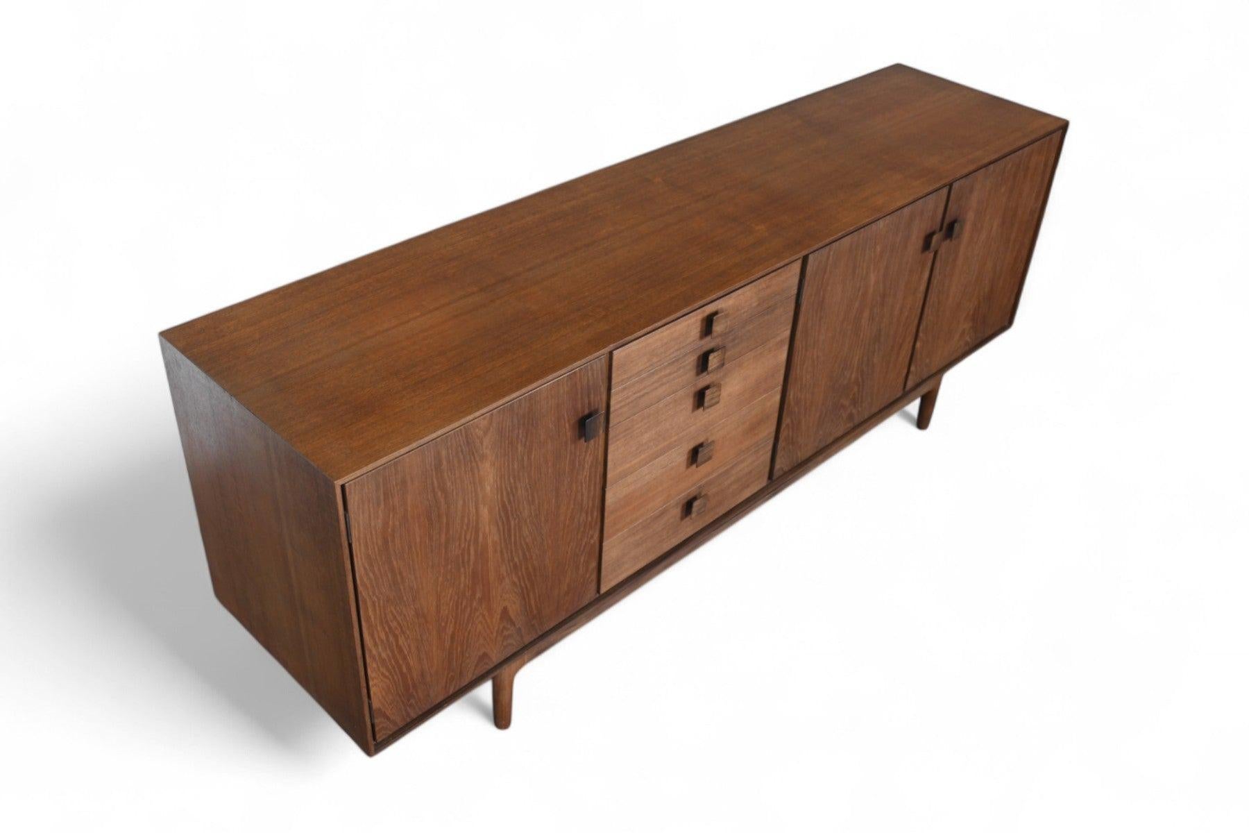 XX secolo Credenza grande Ib Kofod-Larsen 