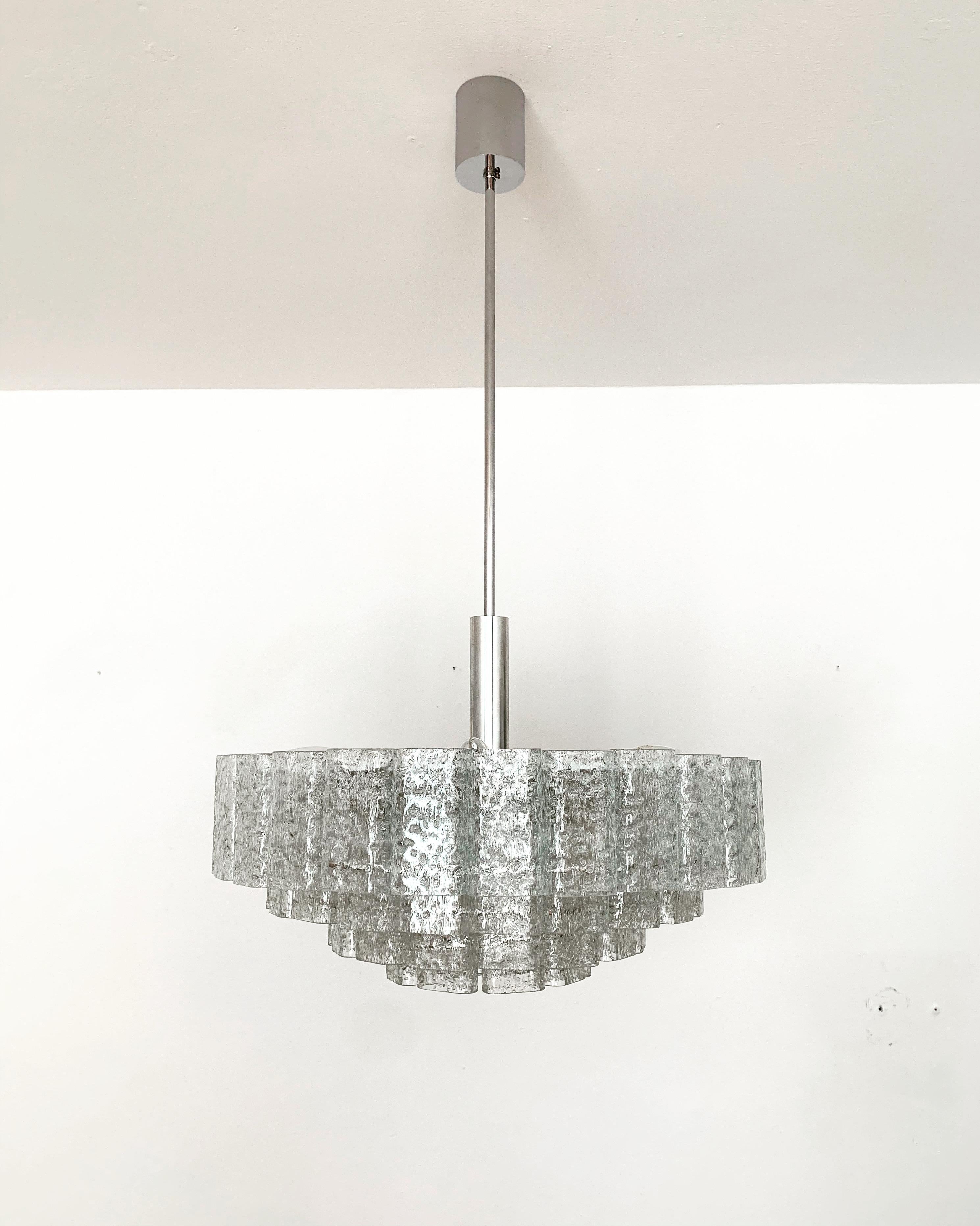 Lampadario grande in vetro ghiaccio di Doria In condizioni buone in vendita a München, DE