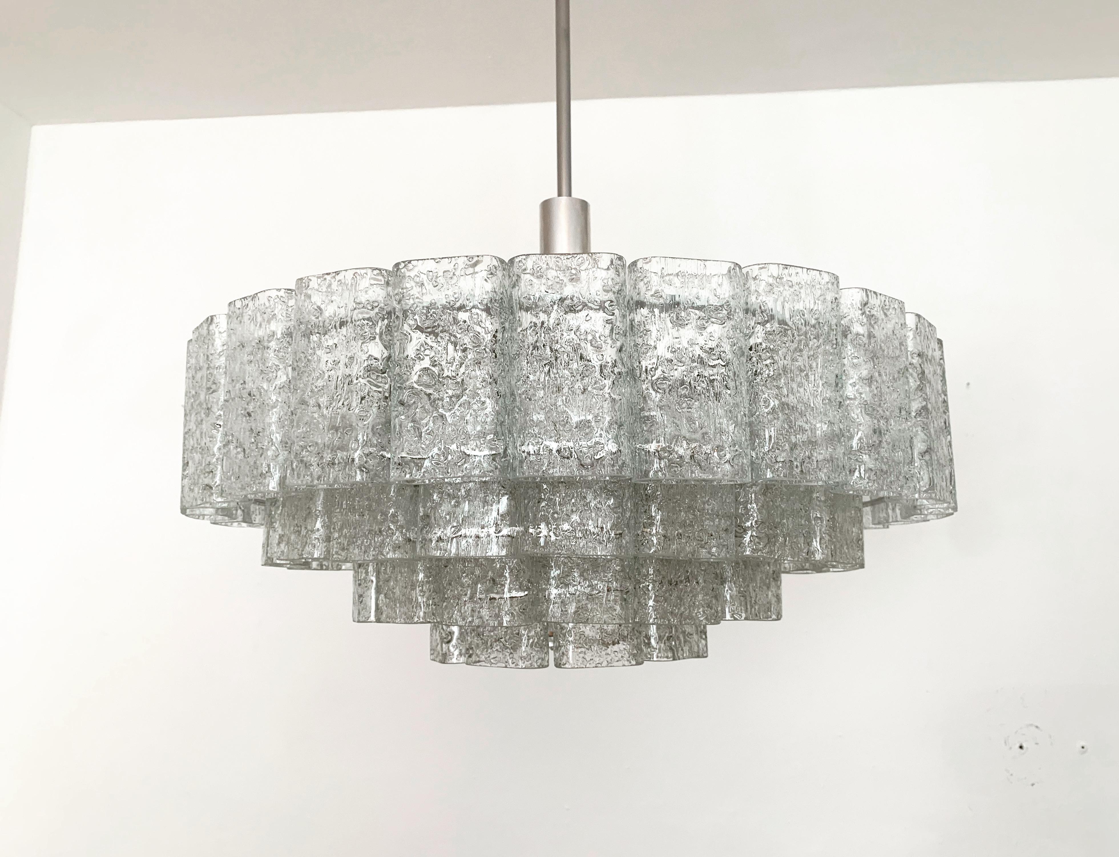 Lampadario grande in vetro ghiaccio di Doria in vendita 1