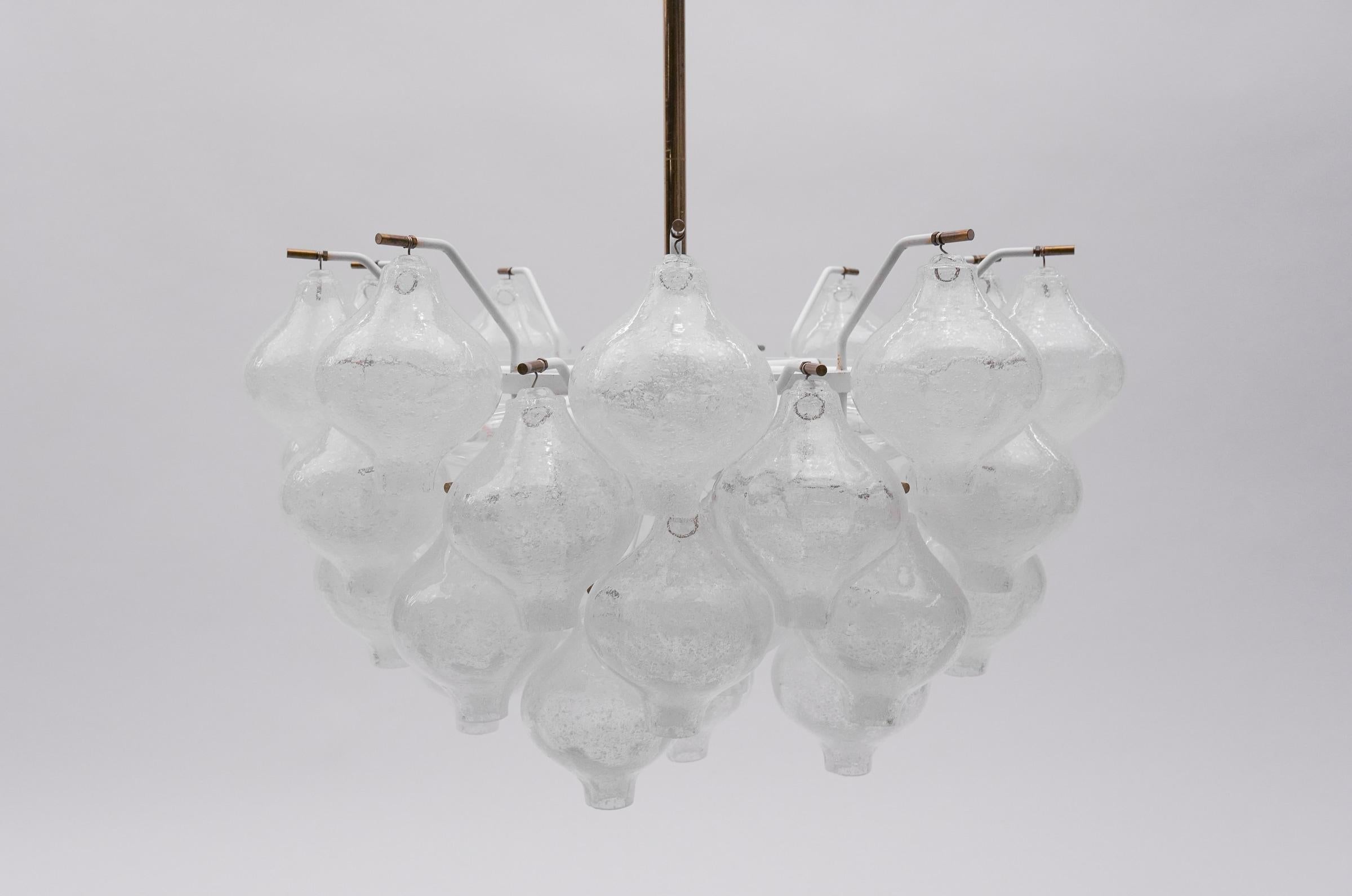 Großes Chendelier-Eisglas „Tulipan“ aus Chendelierglas von J.T. Kamlar Franken KG, 1960er Jahre Österreich (Moderne der Mitte des Jahrhunderts) im Angebot