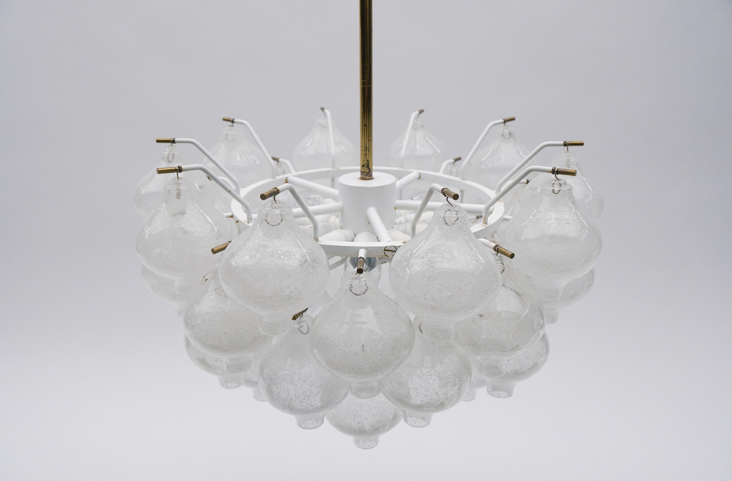 Großes Chendelier-Eisglas „Tulipan“ aus Chendelierglas von J.T. Kamlar Franken KG, 1960er Jahre Österreich (Mattiert) im Angebot
