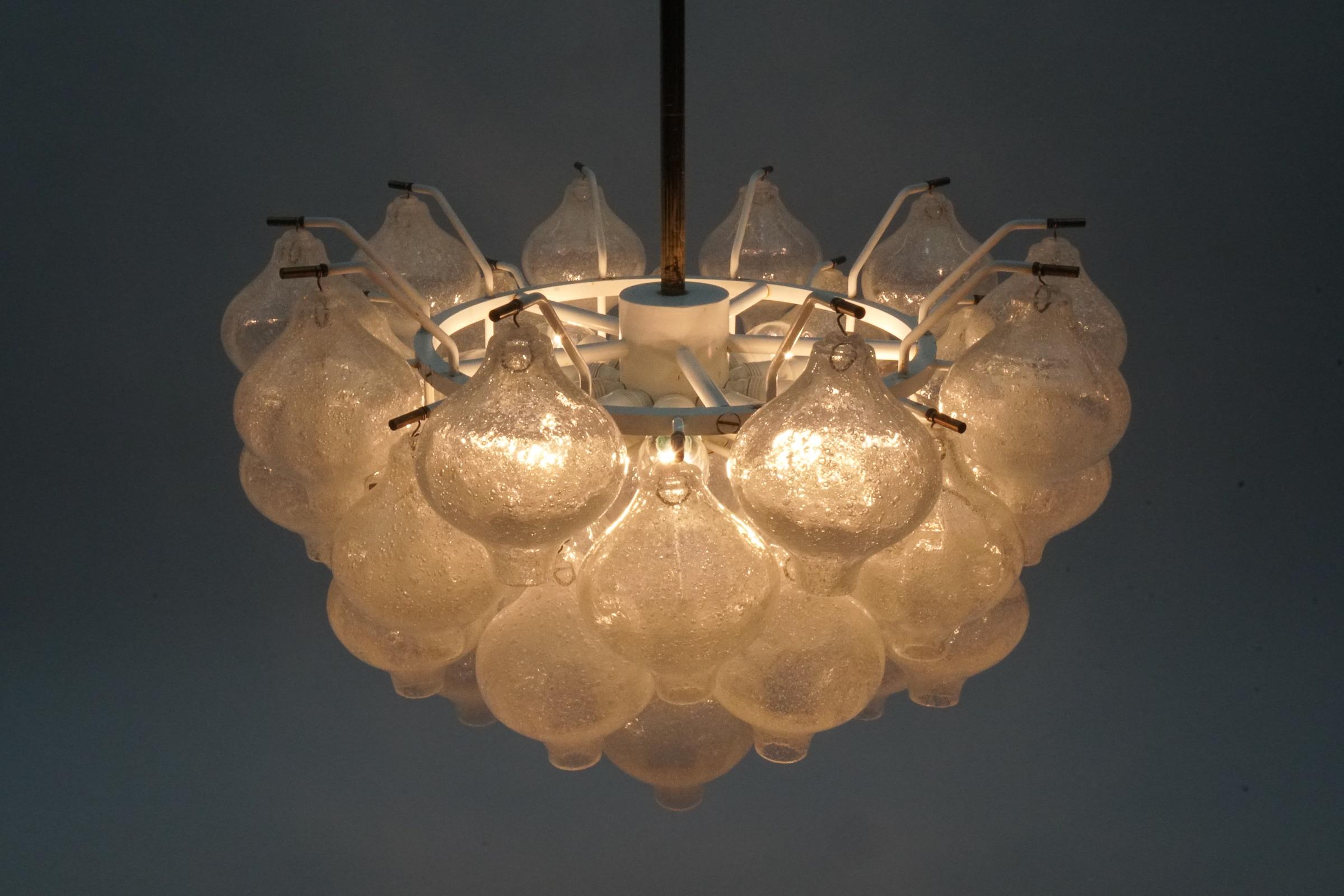 Großes Chendelier-Eisglas „Tulipan“ aus Chendelierglas von J.T. Kamlar Franken KG, 1960er Jahre Österreich (Metall) im Angebot