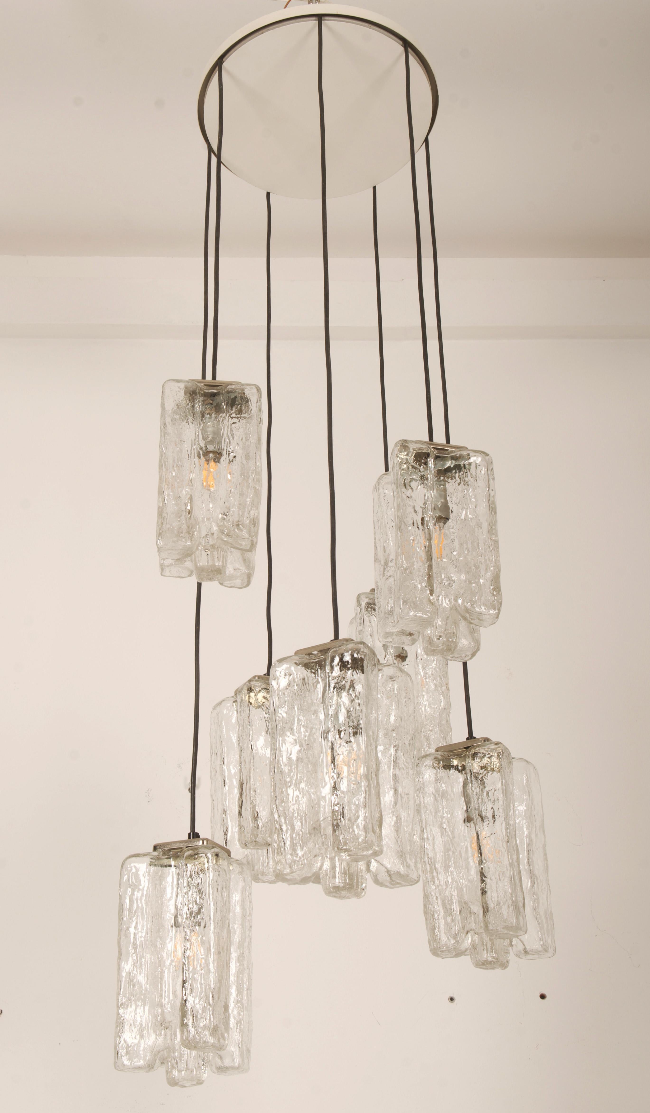 Lampadario a cascata Granada in vetro ghiaccio grande di Kalmar in vendita 1