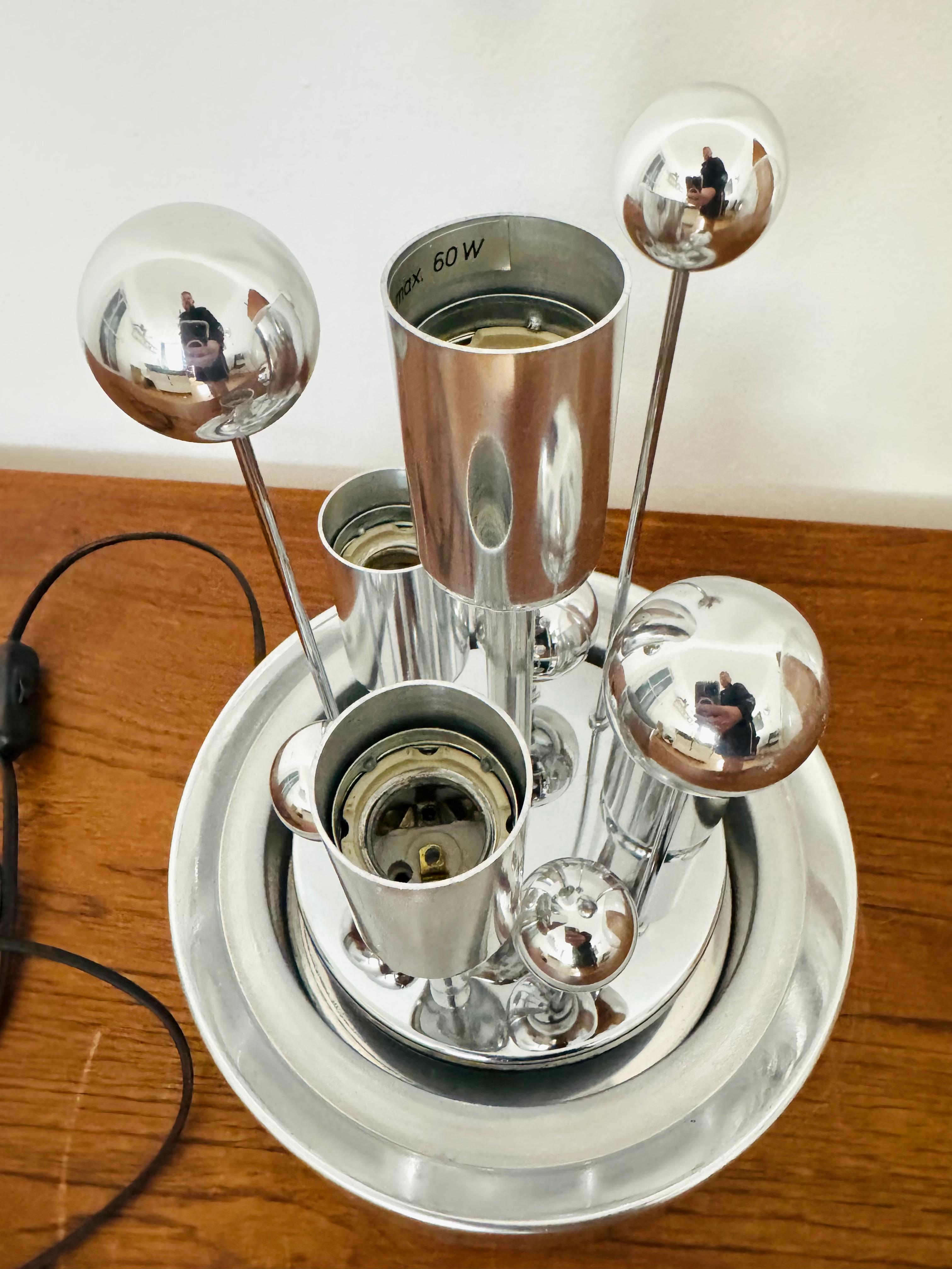 Grande lampe de bureau en verre glacé Doria en vente 6