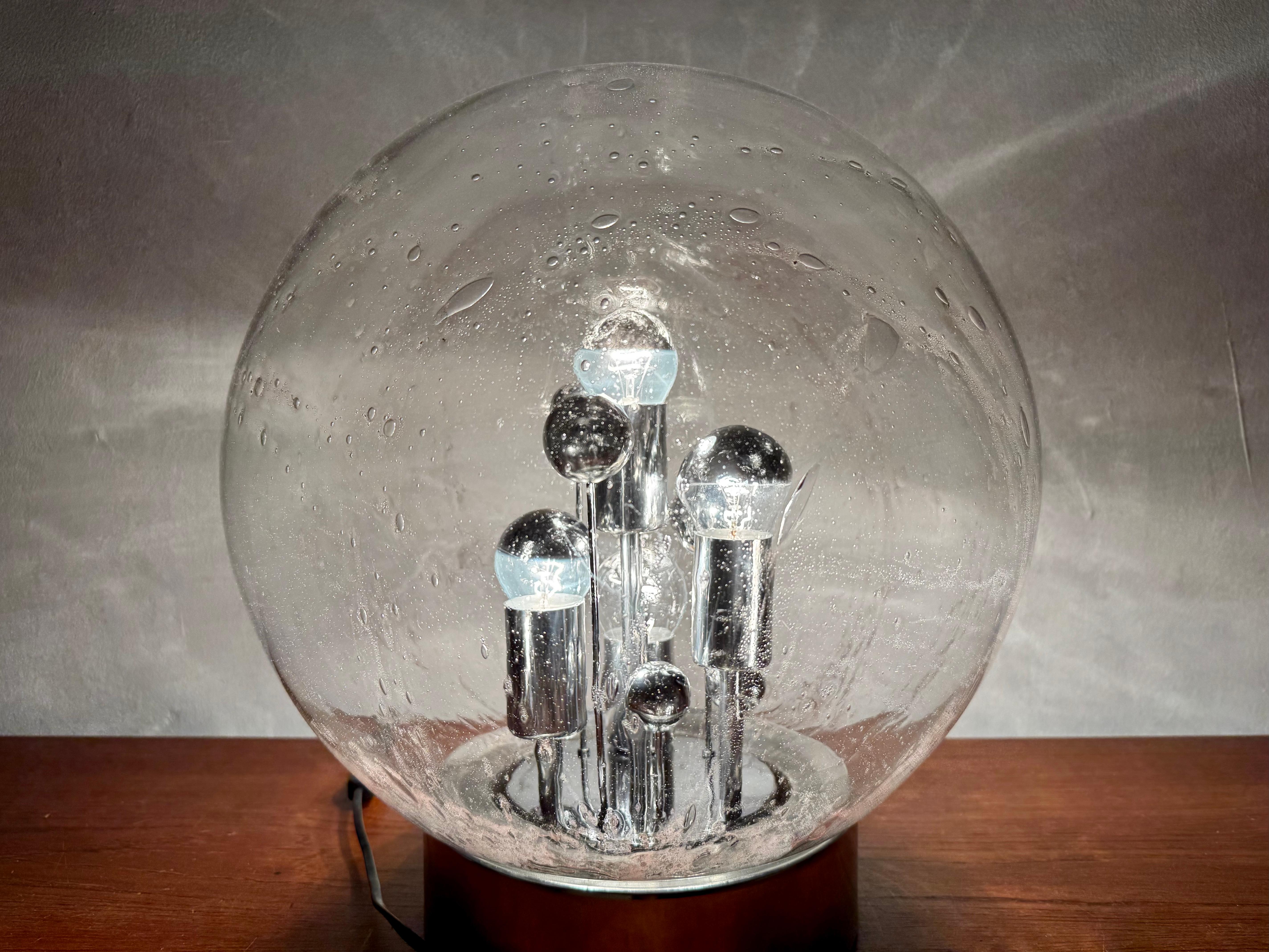 Verre brun Grande lampe de bureau en verre glacé Doria en vente