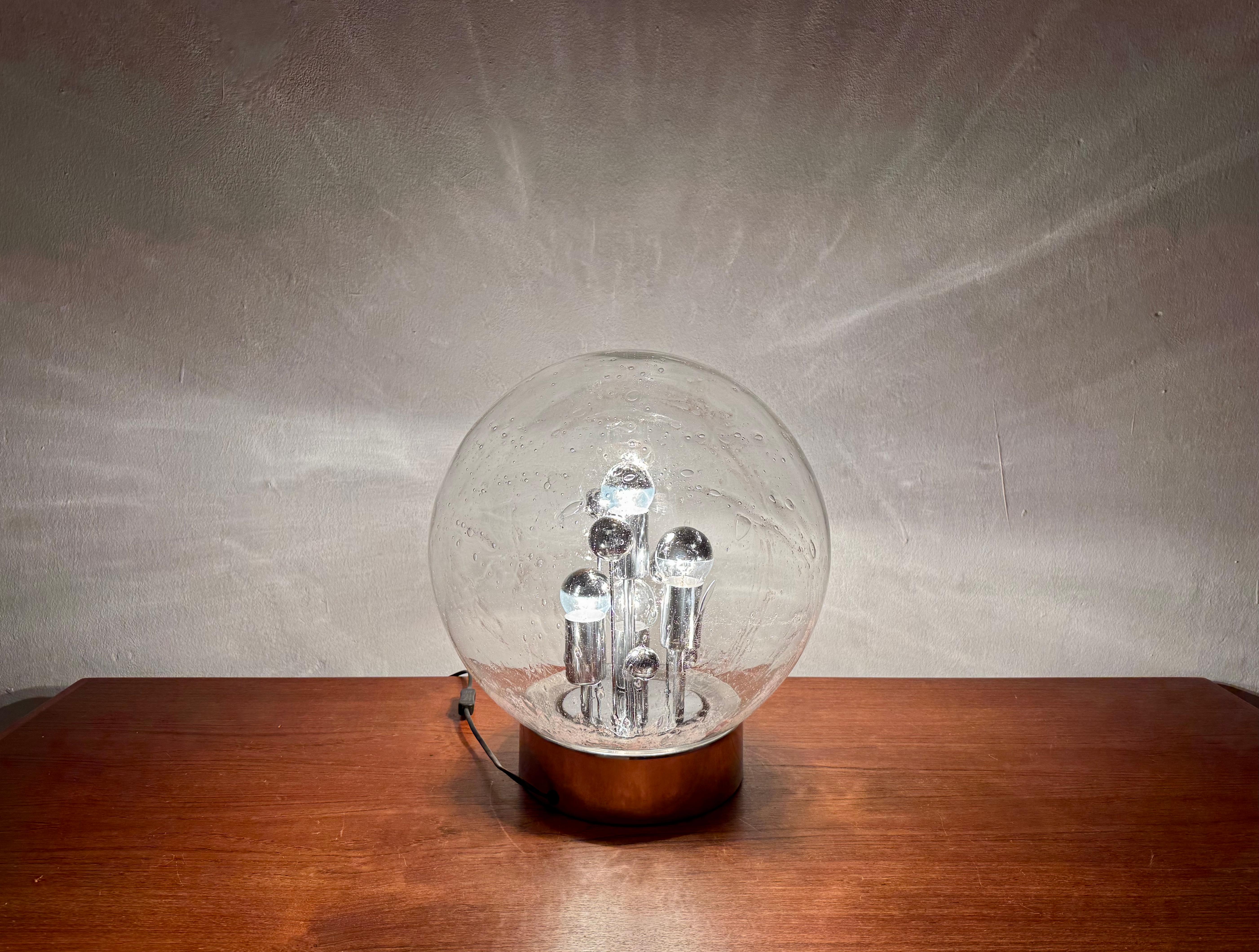 Grande lampe de bureau en verre glacé Doria en vente 1