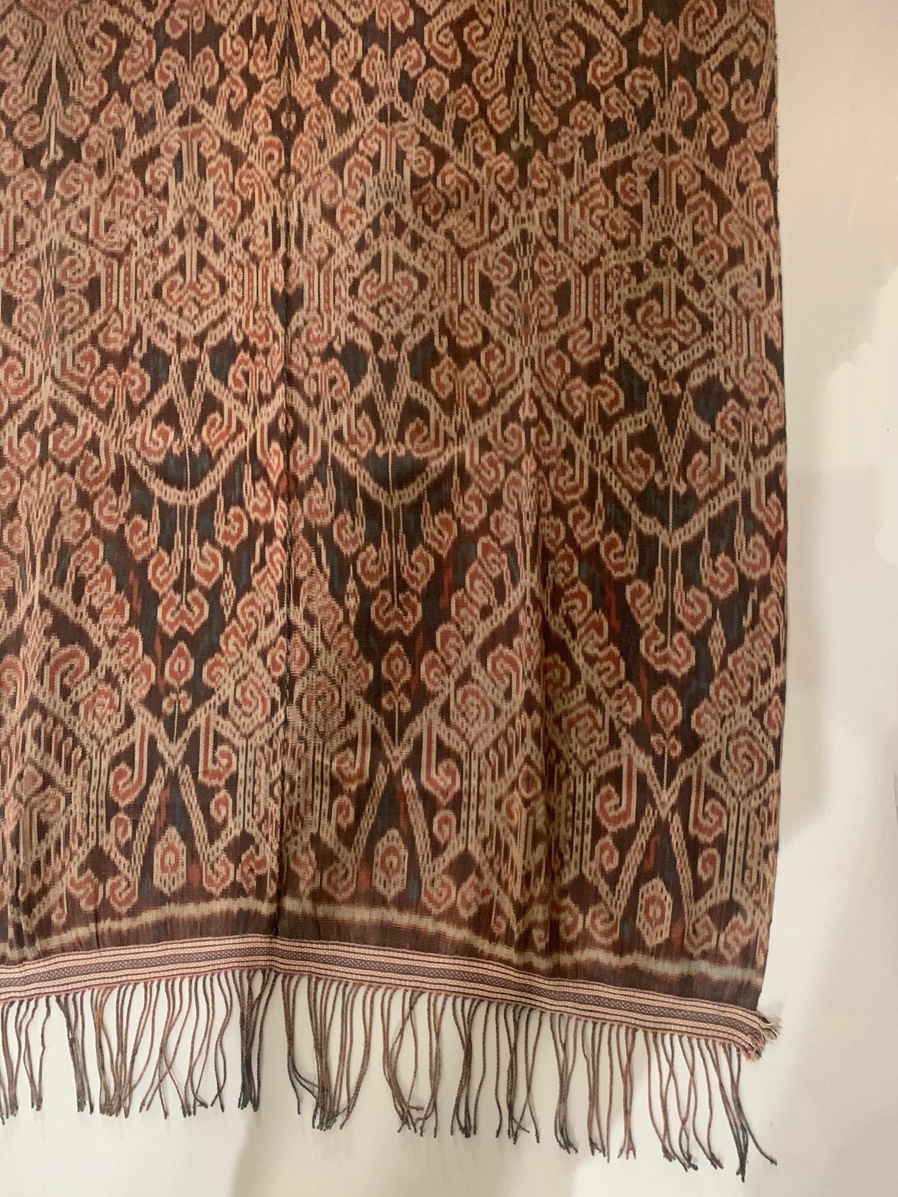 Ikat Textile from Sumba Island with Stunning Tribal Motifs, Indonesia In Good Condition In Jimbaran, Bali