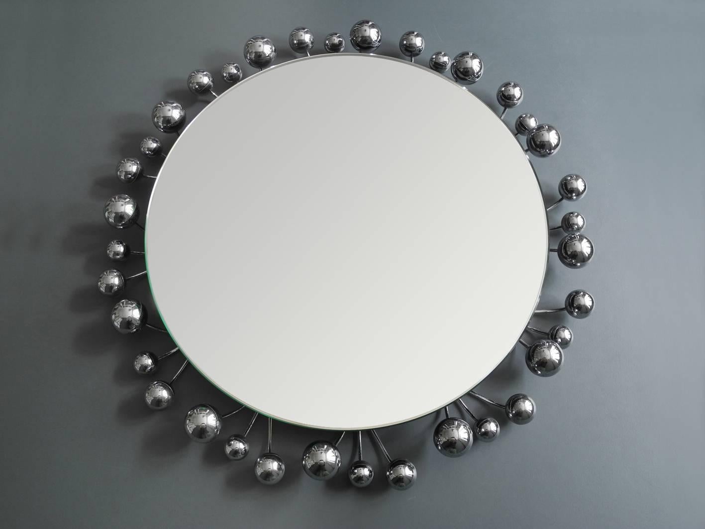 Large illuminated 1960s Space Age chrome wall mirror. Made by Cosack, Germany.
Great Space Age / Pop Art design. Very high quality. Middle of the frame is made of sheet steel, outside made of chrome plated metal. The balls are made of chrome plated