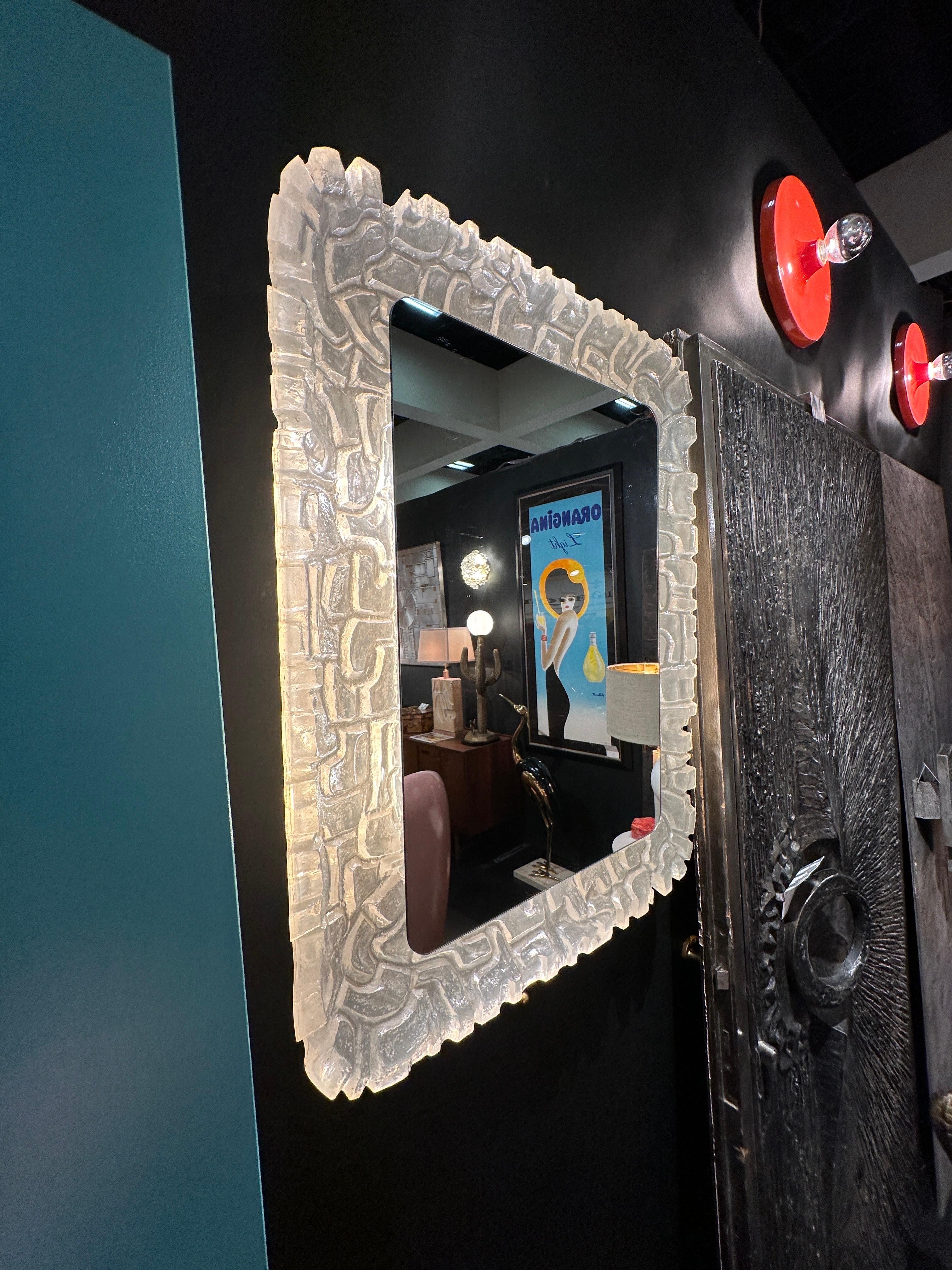 Fin du 20e siècle Grand miroir en acrylique éclairé  en vente