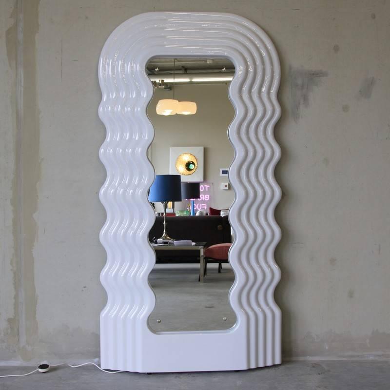 Large Illuminated Floor Mirror by Ettore Sottsass In Excellent Condition For Sale In Berlin, DE