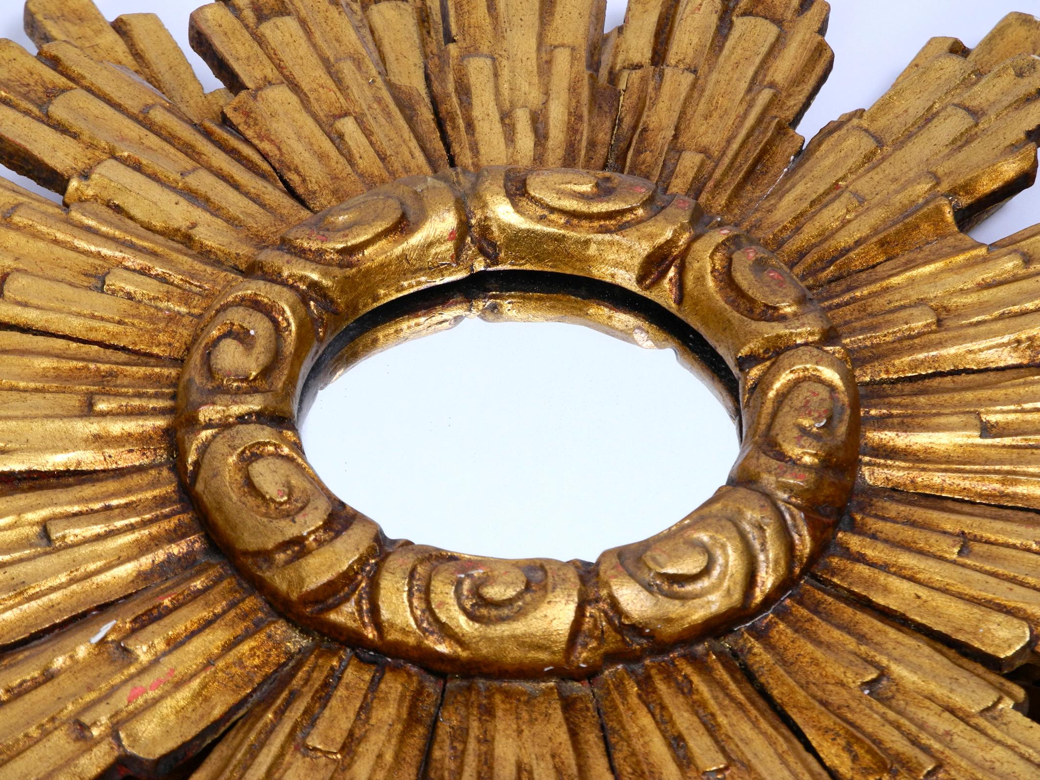 Large Illuminated Midcentury Sunburst Wall Mirror Made of Gold-Plated Wood 1