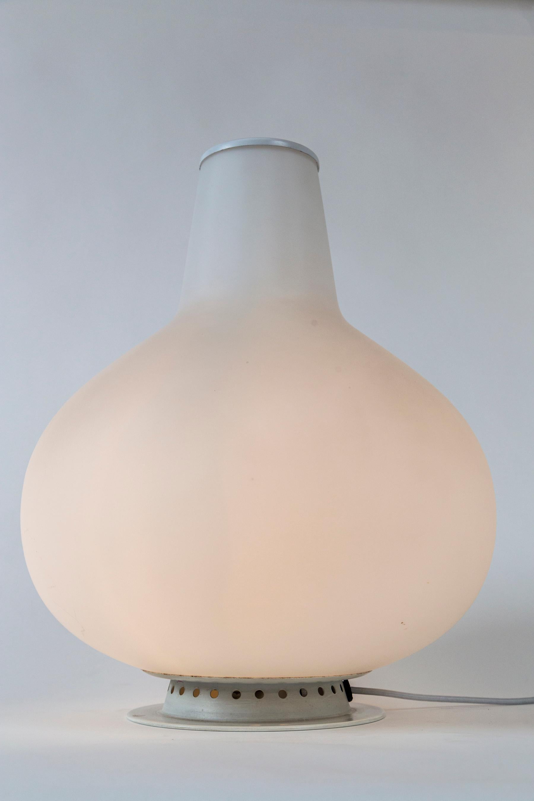 Large Illuminating Vase by Max Ingrand for Fontana Arte In Good Condition For Sale In Westport, CT