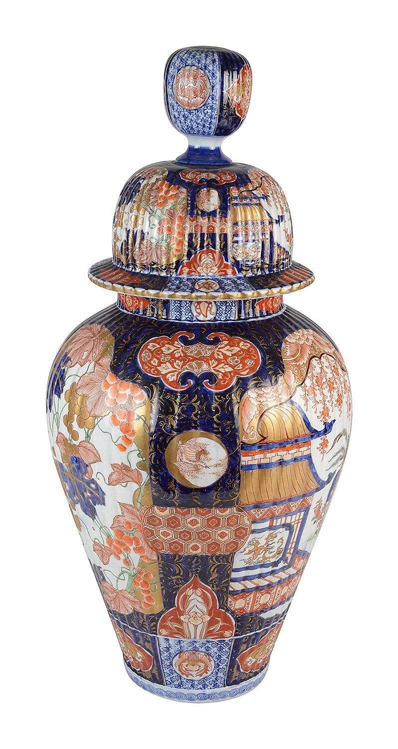 Large Imari lidded vase, 19th Century. 71cm (28