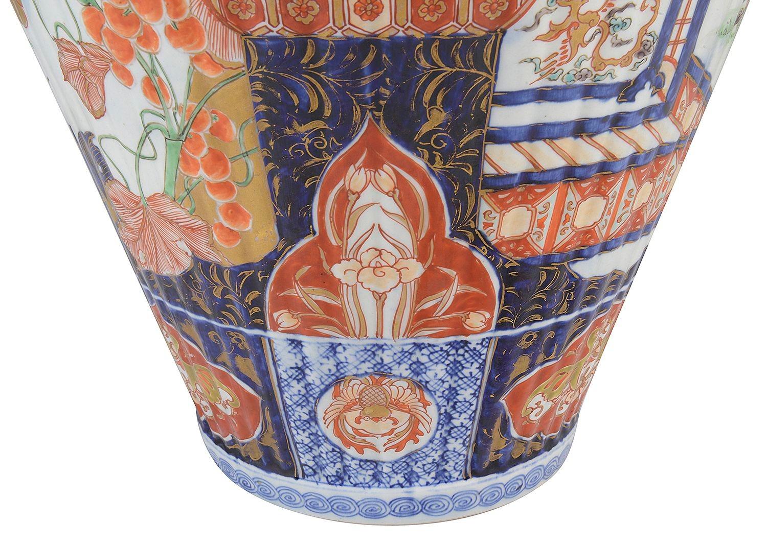 Porcelain Large Imari lidded vase, 19th Century. 71cm (28