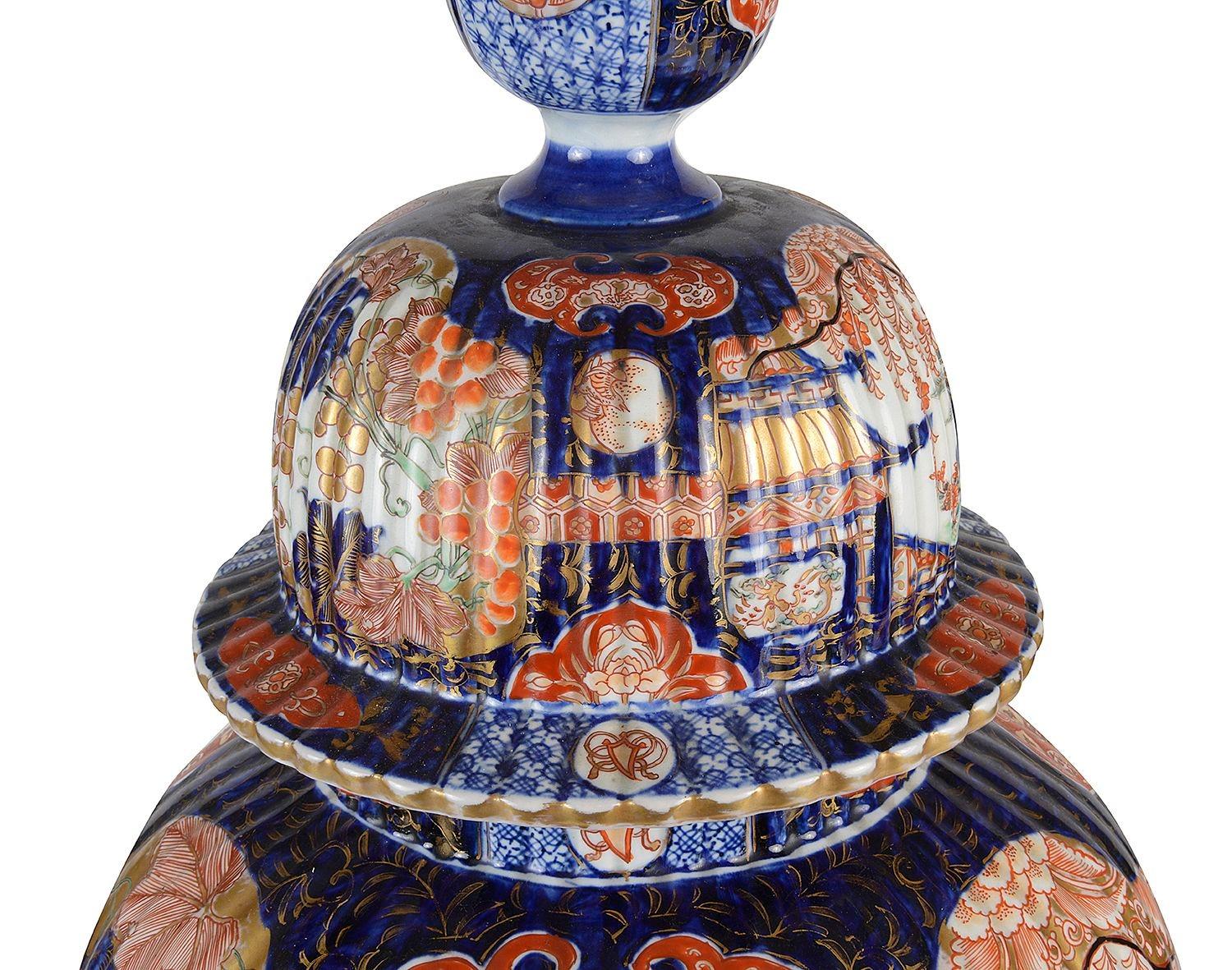 Large Imari lidded vase, 19th Century. 71cm (28
