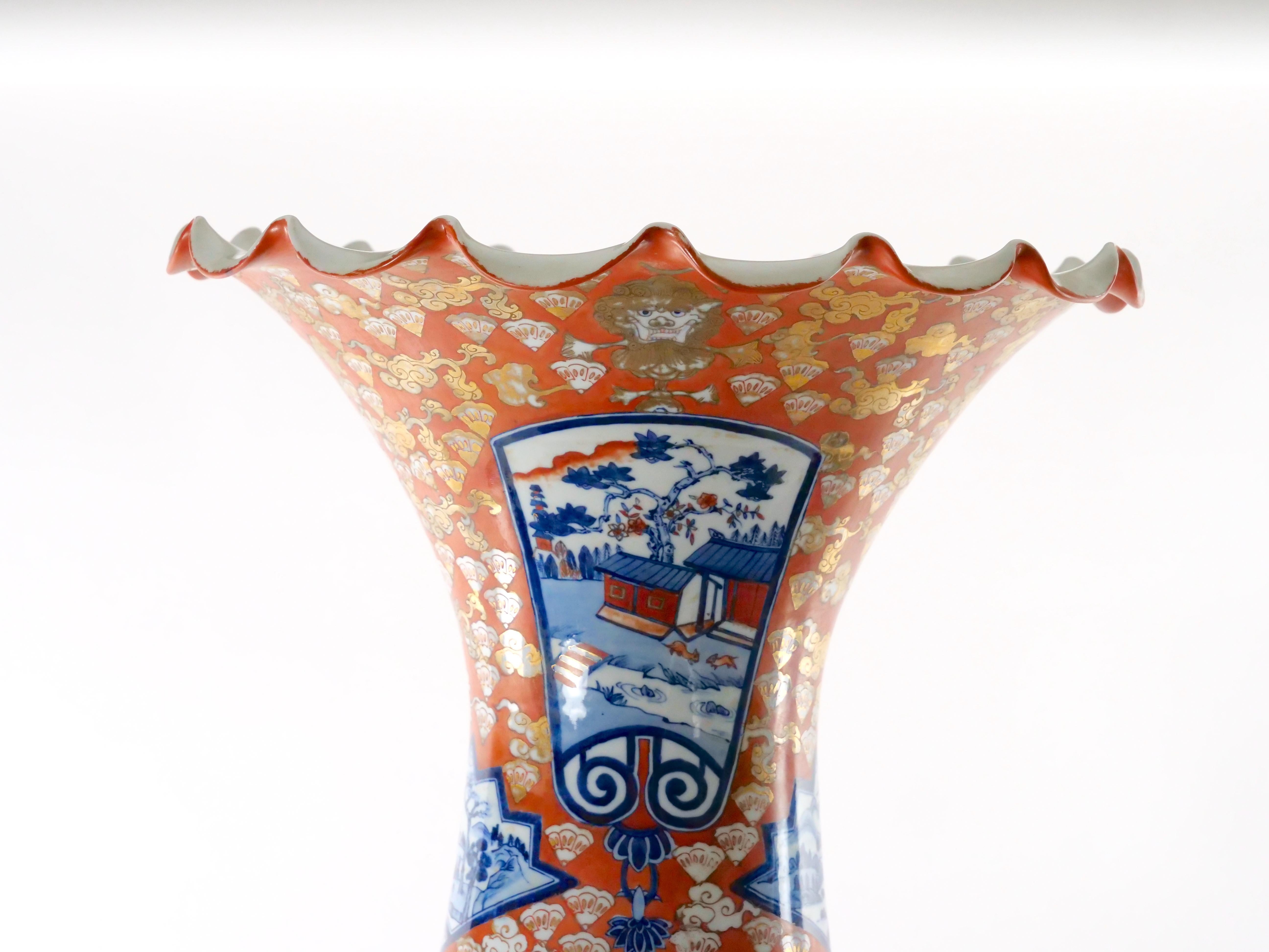 Large Imari Porcelain Flori-form Trumpet Decorative Floor Vase In Good Condition For Sale In Tarry Town, NY