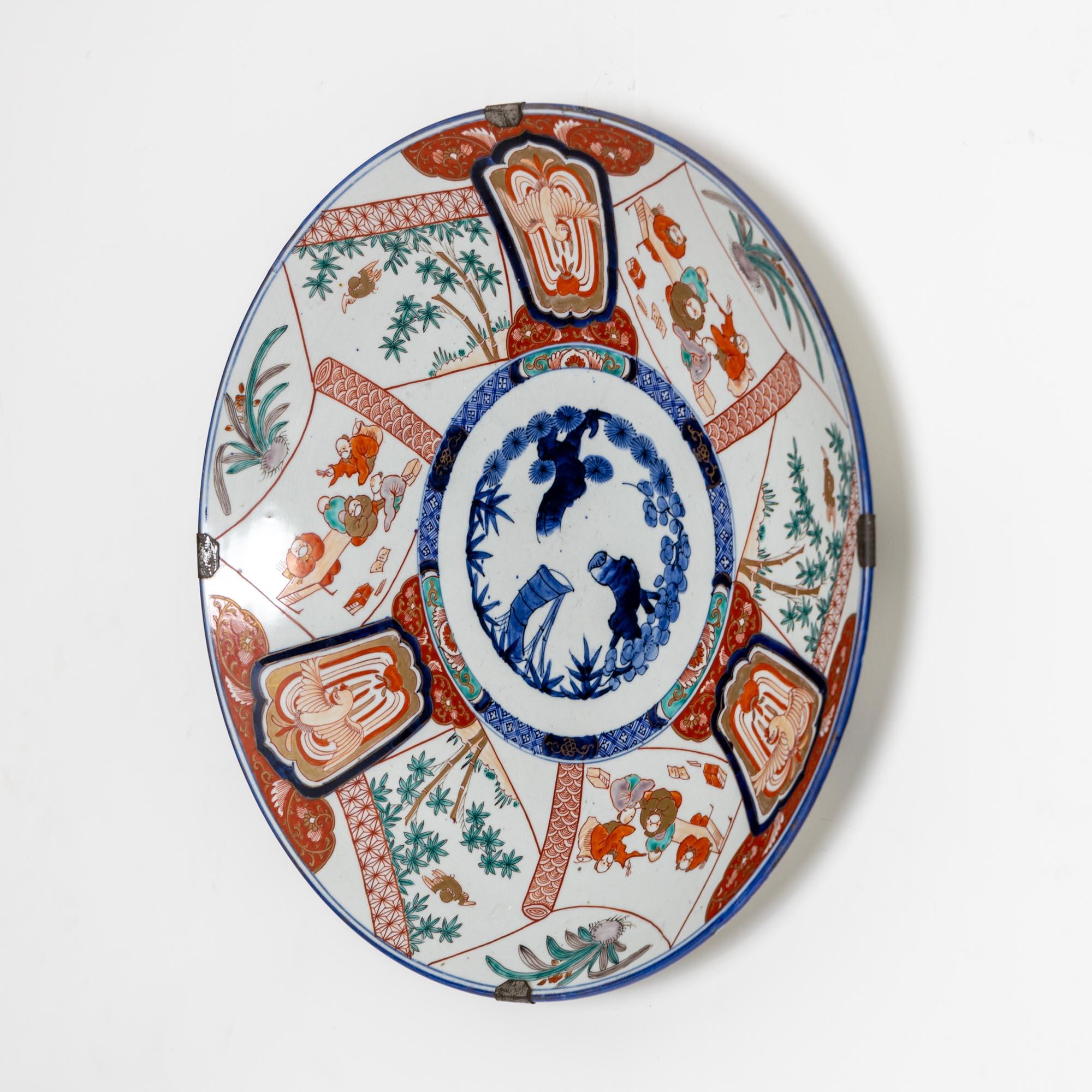 Large Imari Porcelain Plate, probably 19th century For Sale 6