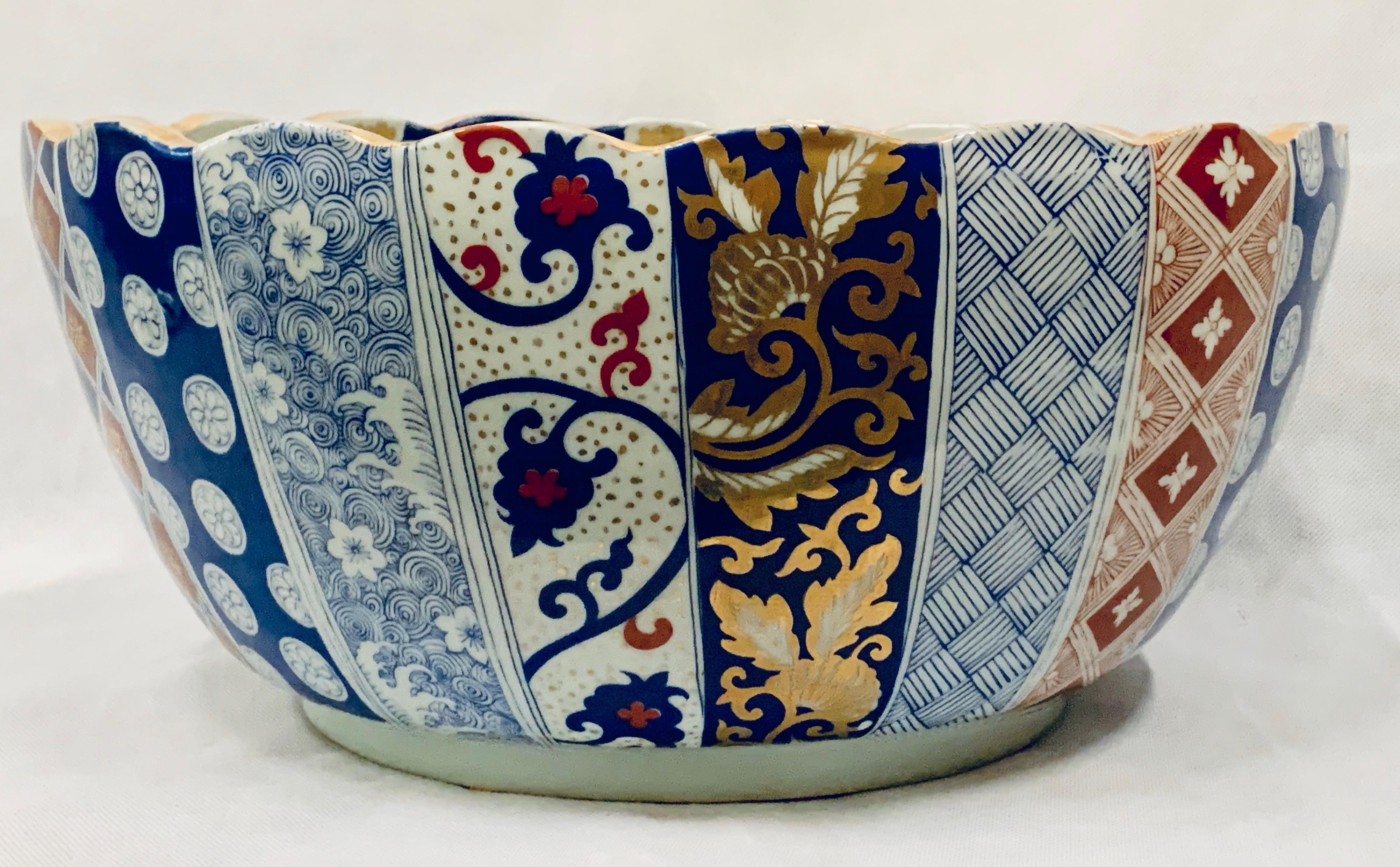 Japanese Meiji Period Porcelain Imari Punchbowl In Good Condition In West Palm Beach, FL