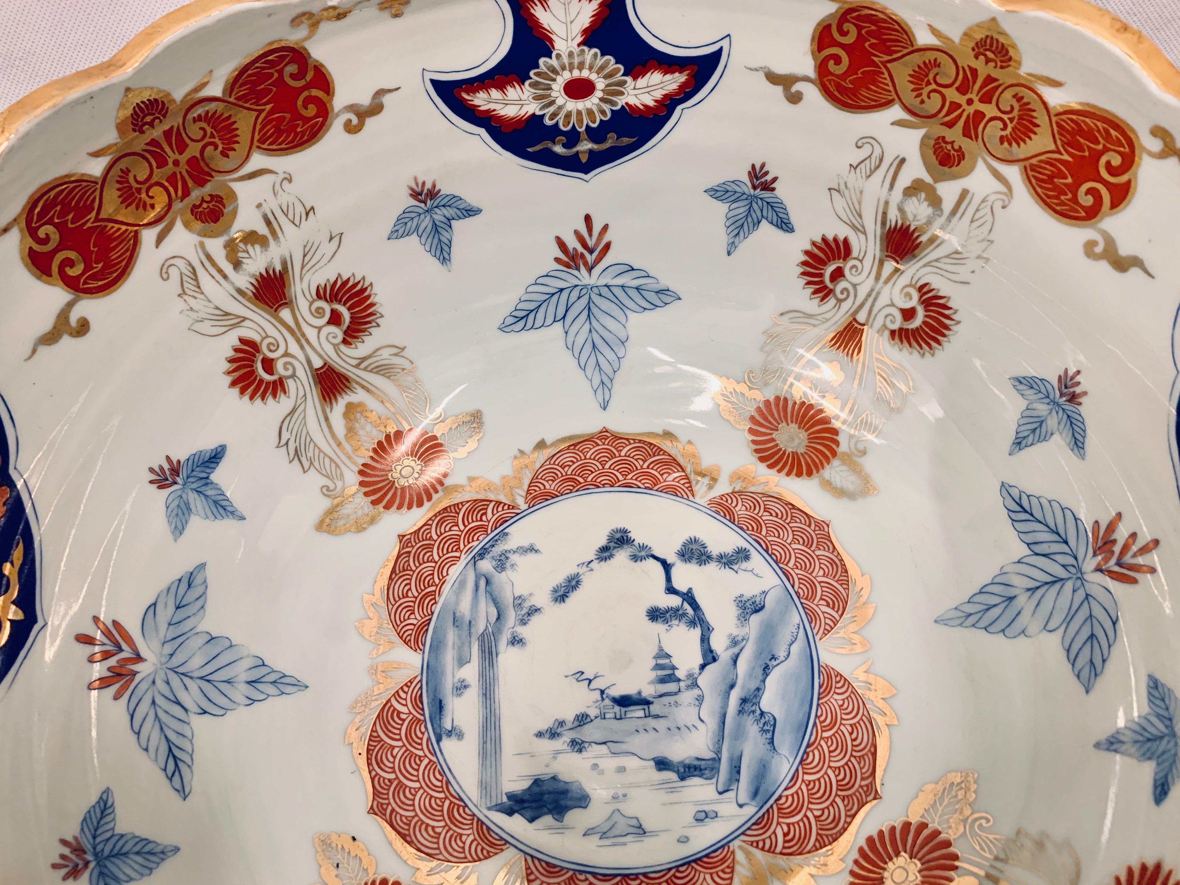 Early 20th Century Japanese Meiji Period Porcelain Imari Punchbowl