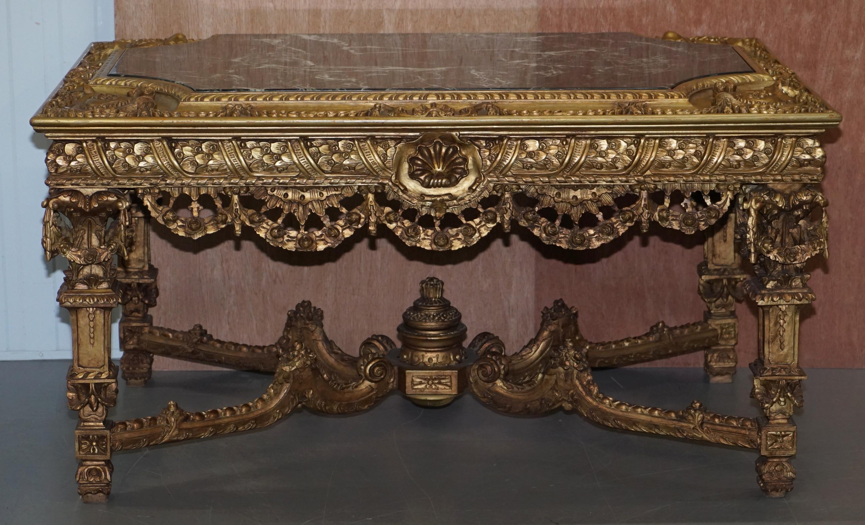 Grande table centrale continentale du 19ème siècle en bois doré sculpté et marbre en vente 12