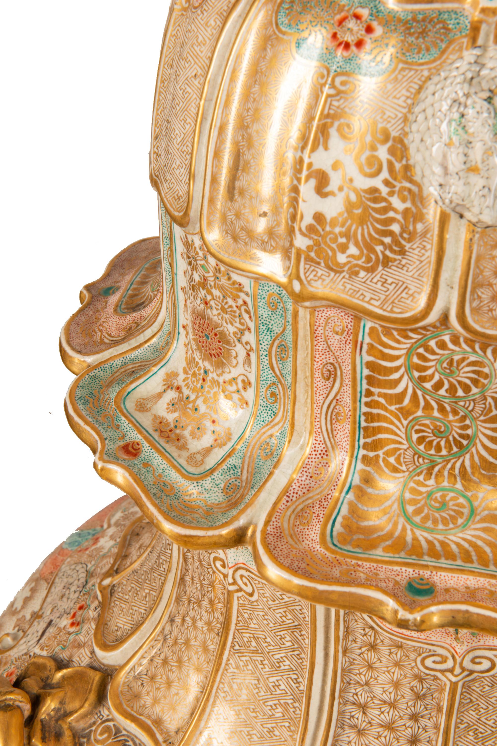 Large Important Pair of 19th Century Japanese Satsuma Lidded Vases 3