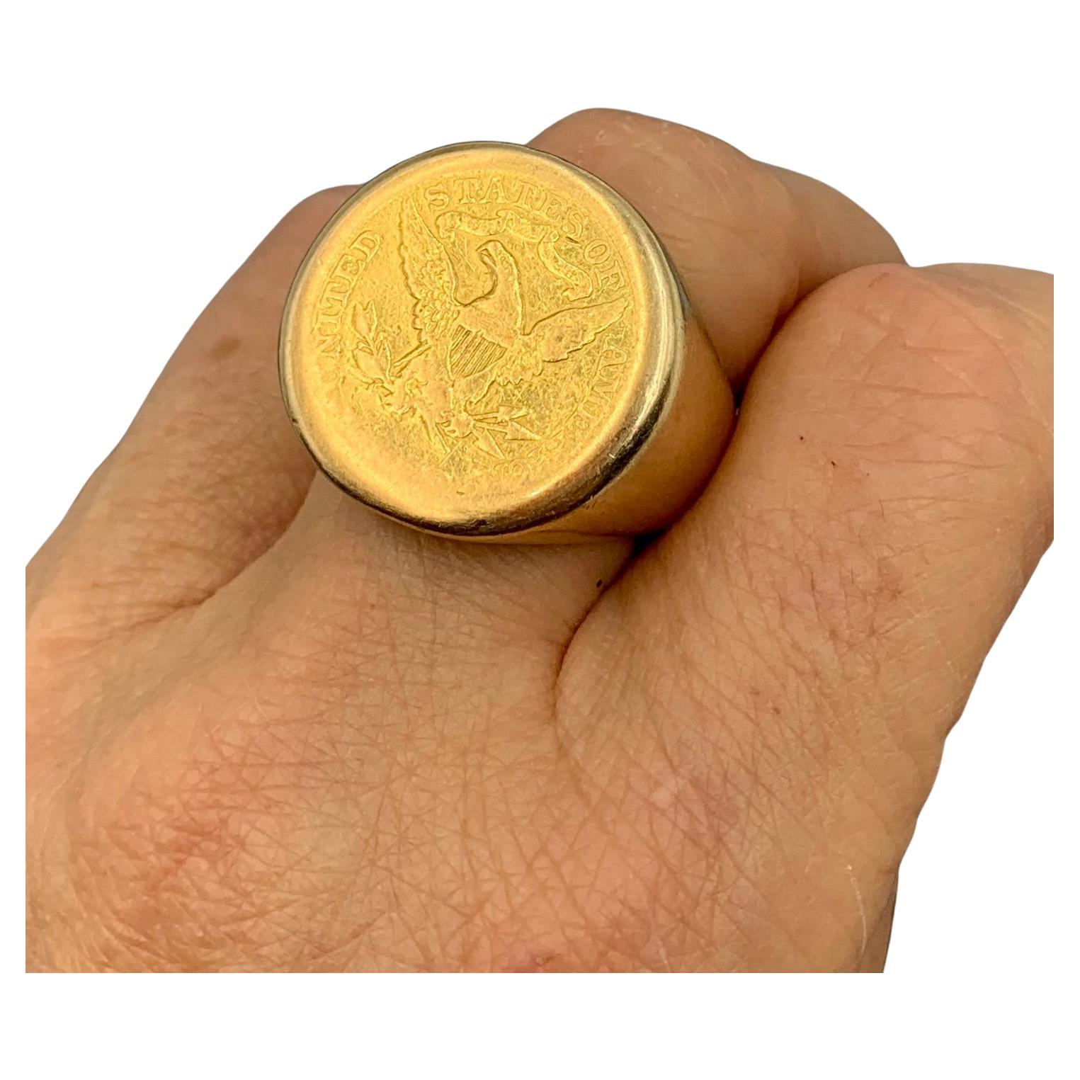Anillo de oro de 14 quilates con una gran e impresionante moneda de oro de 22 quilates de 1897 de media águila con cabeza de libertad