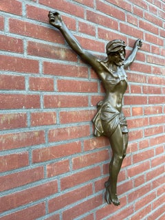 Grand et impressionnant corbeau du Christ en bronze ancien représentant le Christ avec Détails et patine incroyables