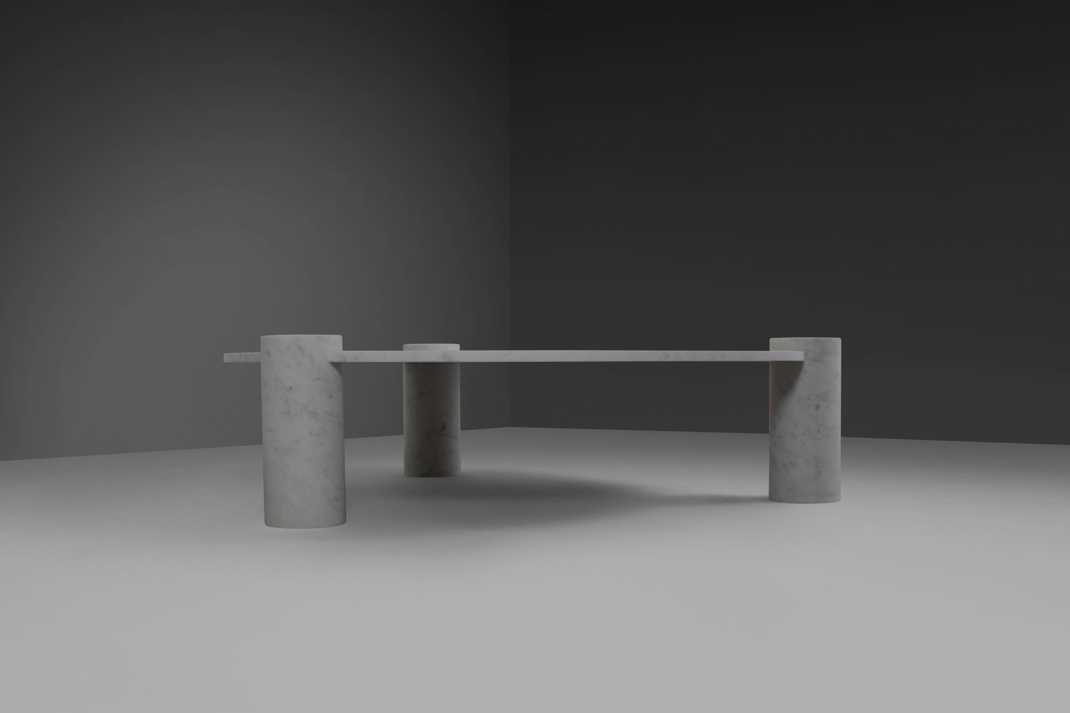 Mid-Century Modern Large Impressive Carrara Marble Coffee Table Made in Italy, 1970s For Sale