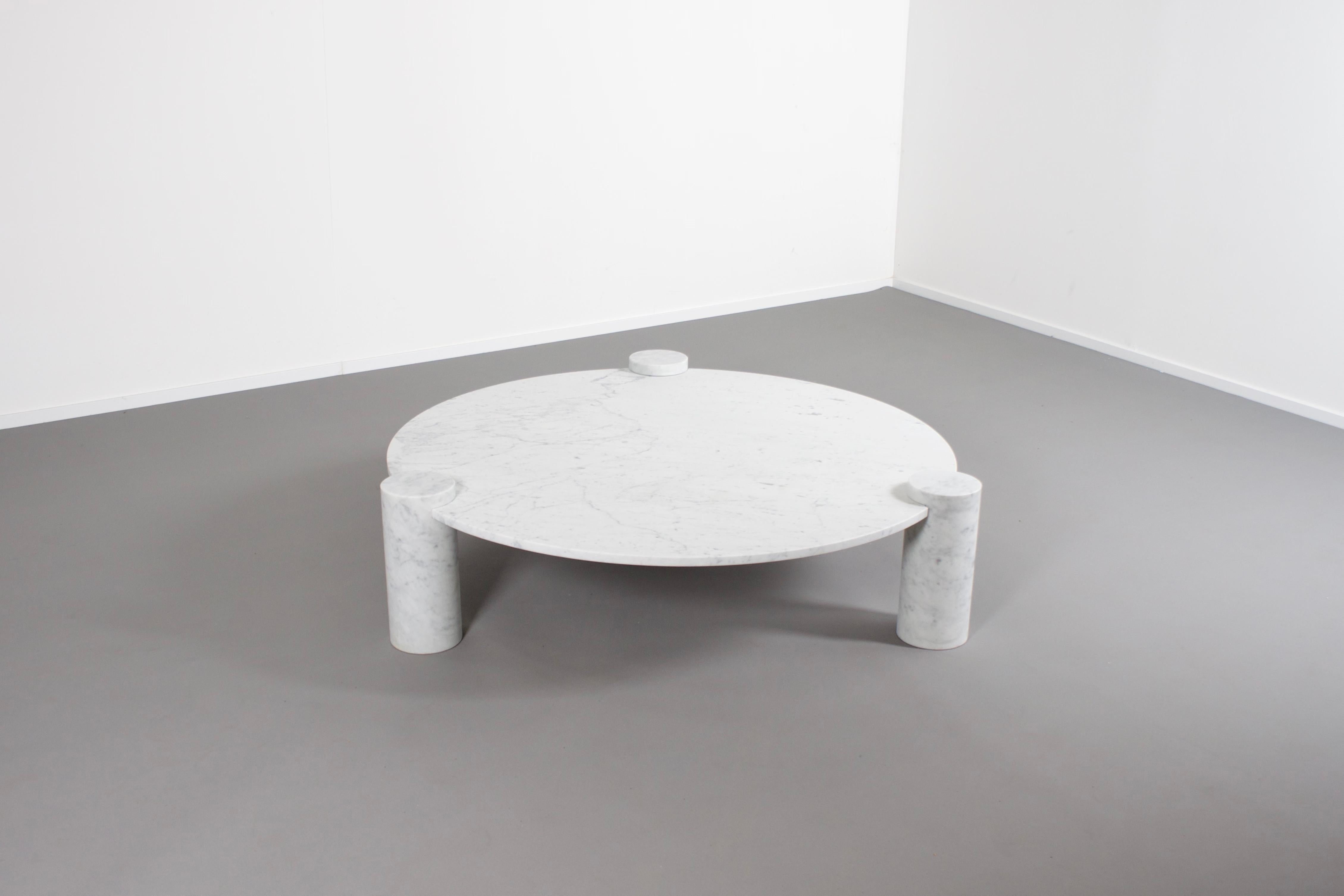 Mid-Century Modern Large Impressive Carrara Marble Coffee Table Made in Italy, 1970s